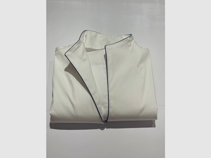 Blusa Collo a Cigno Manica Lunga Bianca con Passamaneria Blu Scuro, immagine 1 di 2