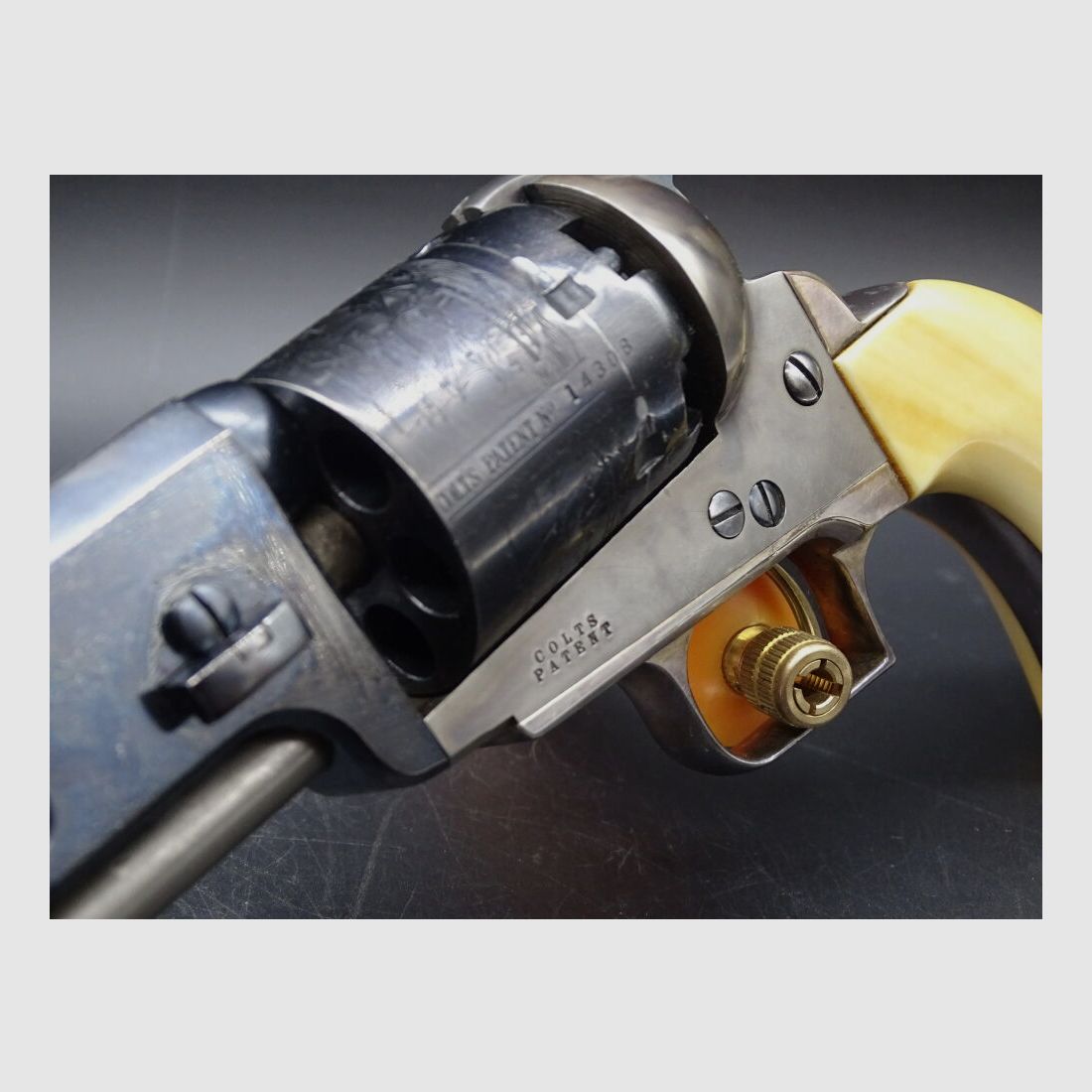 Colt original 1851 Navy calibre .36 percusión. Sin disparar 1851 Navy