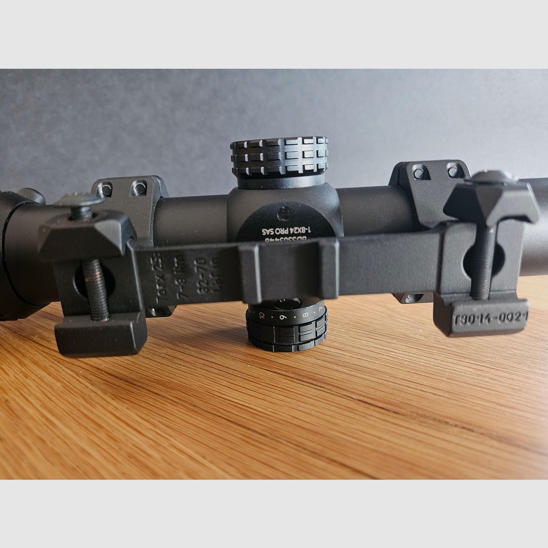 Falke 1-8x24 PRO SAS telescopio / LPVO / FFP / incluido ERATAC 34mm montaje en bloque