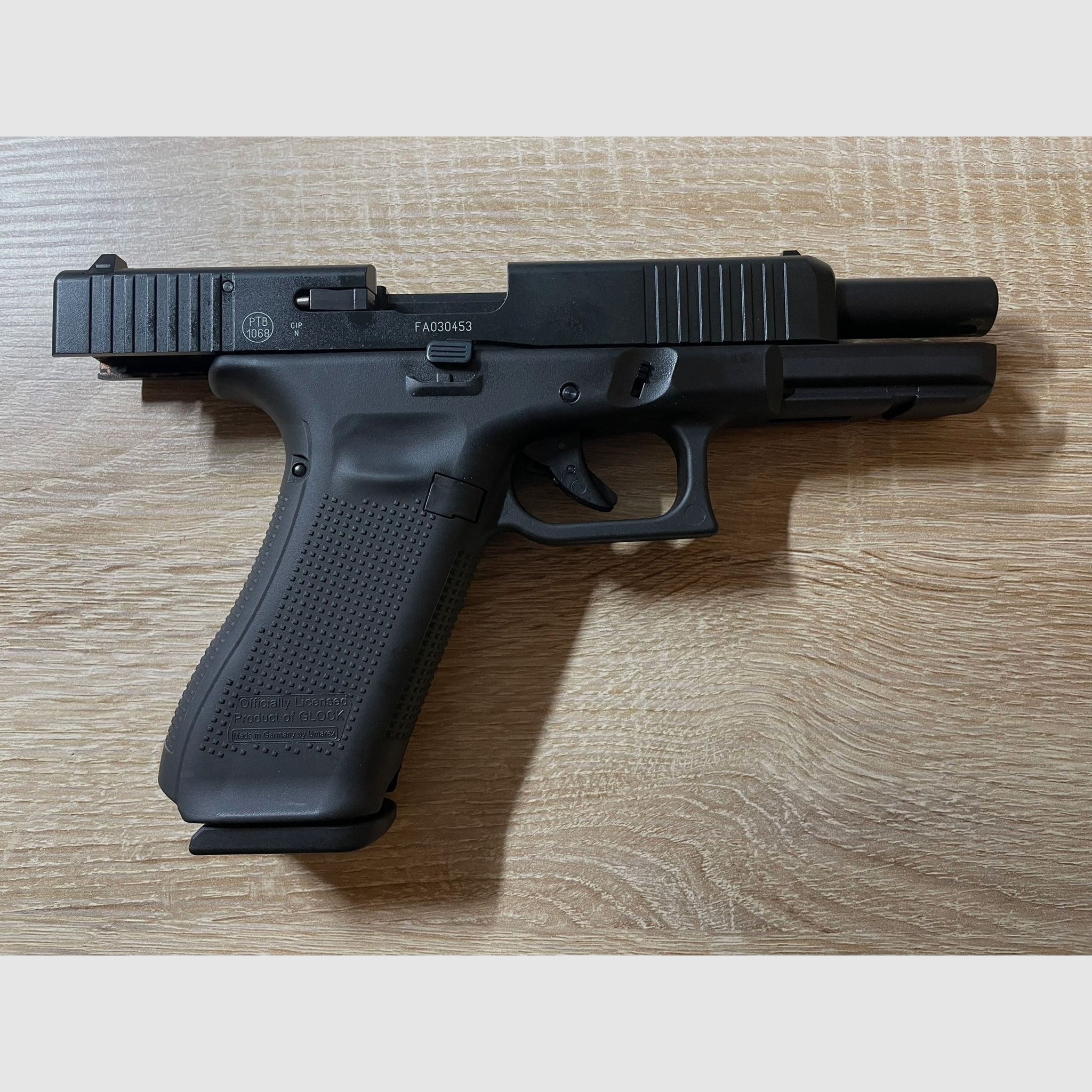 Glock 17 Gen5 Schreckschuss Pistole 9 mm P.A.K. schwarz