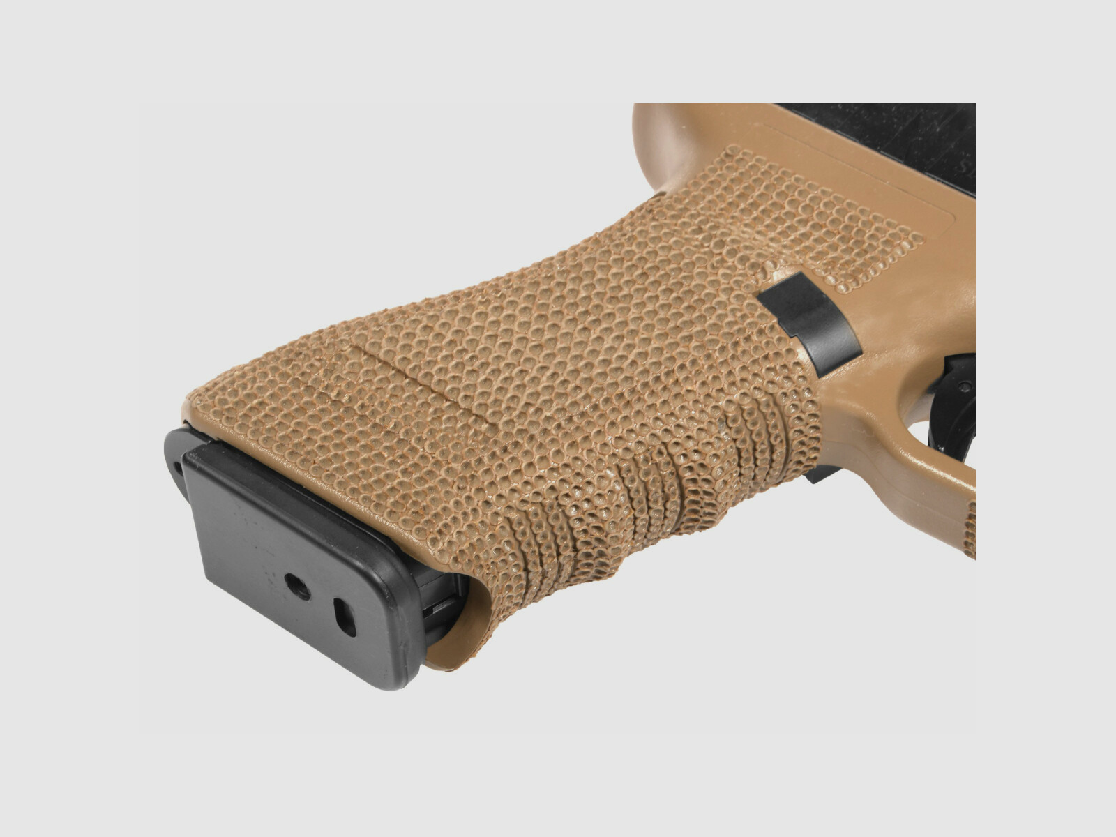 P05 GBB Airsoft Pistole in Tan | Delta Armory