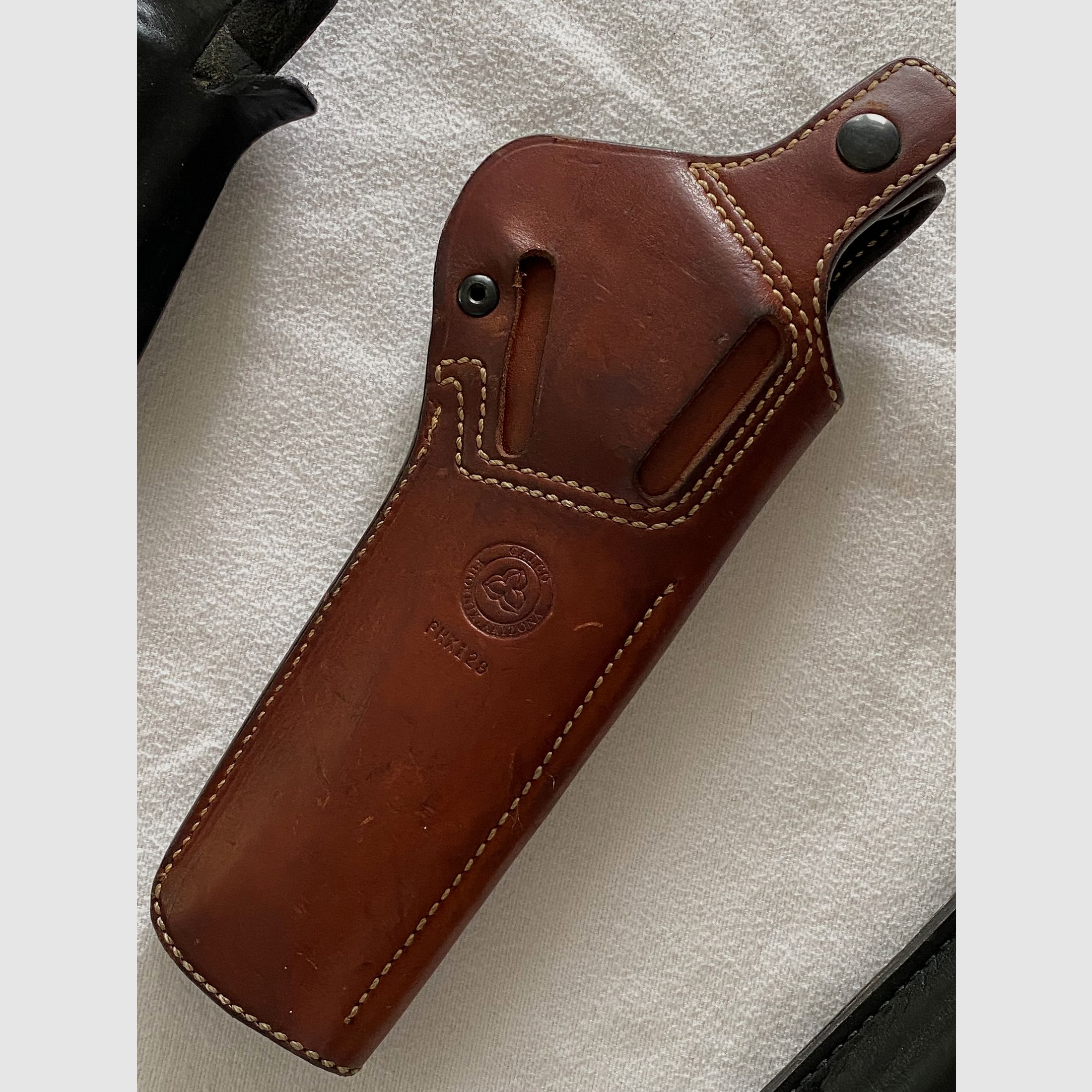 3 leren holsters Colt Phyton, Sig Sauer, Glock 19 Links
