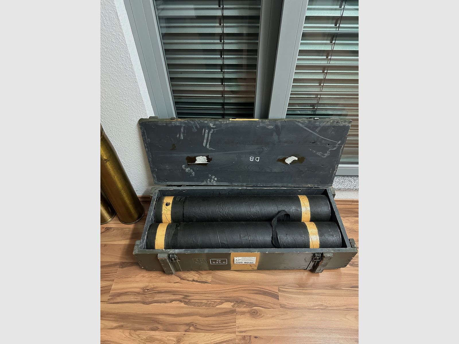 Ejército Suizo - Granada (de ejercicio) con caja de madera