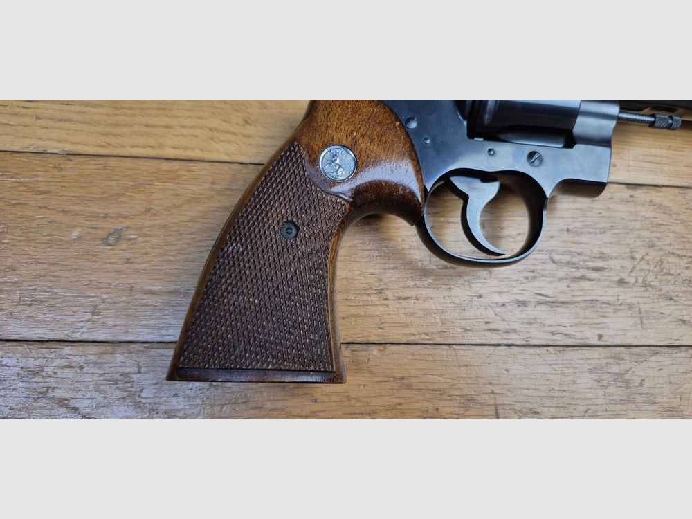 Mythischer Revolver Colt Officer Model Match – Kal. 22LR – Schwerer Lauf – Waffe aus Hartford von 1966 – Ästhetik und Spitzentechnologie – Seltene Stück für das Schießen und Training in sehr hoher Qualität – Ausgezeichneter Zustand, fast wie neu – TBE +++, Bild 17 von 22
