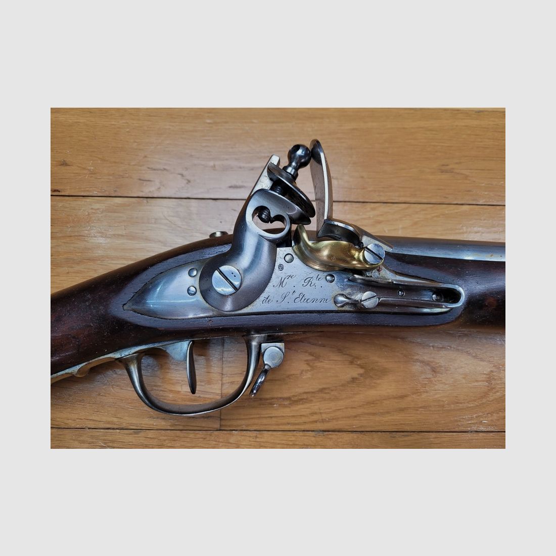 Magnifico fucile a pietra modello 1816 – Arma di Voltigeur – Saint-Étienne maggio 1821 Bellissimi marchi uniformi – Legno magnifico Arma rara, immagine 5 di 30