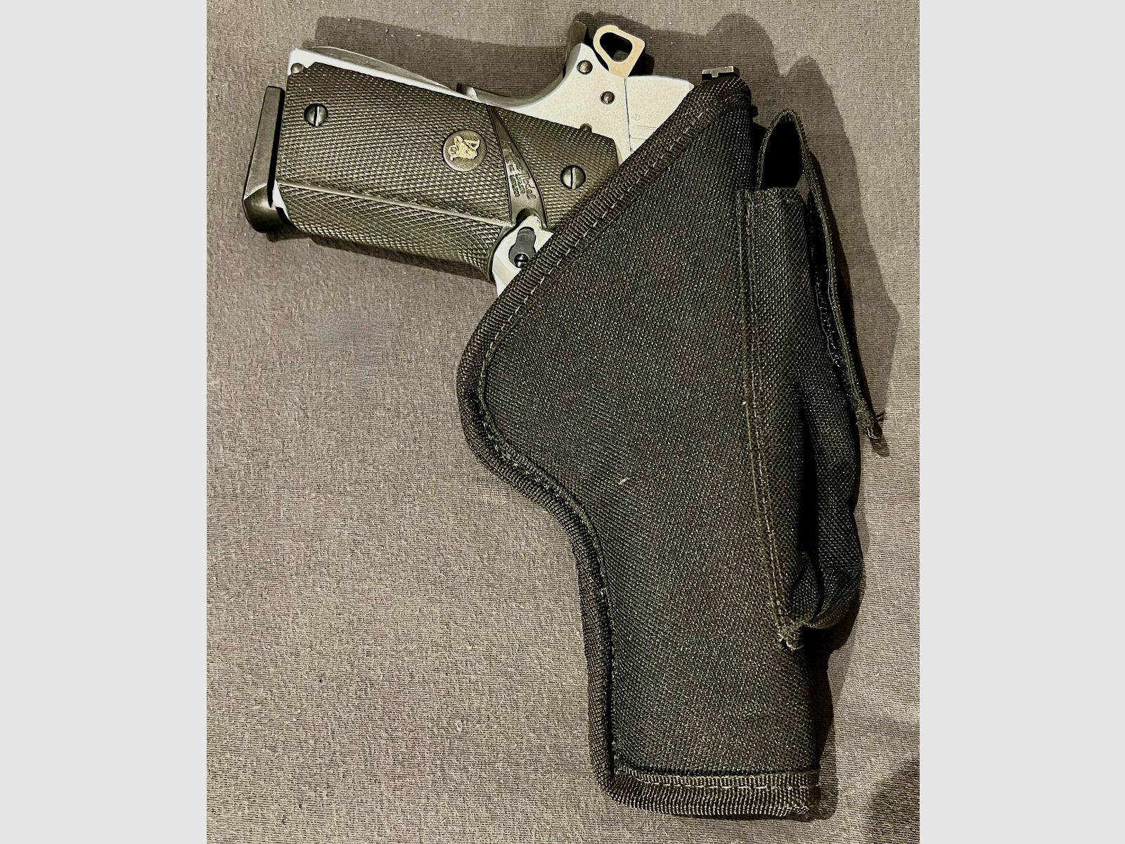 Universal-Holster aus Nylon mit Magazintasche — für große Pistolen / 1911 & Co.