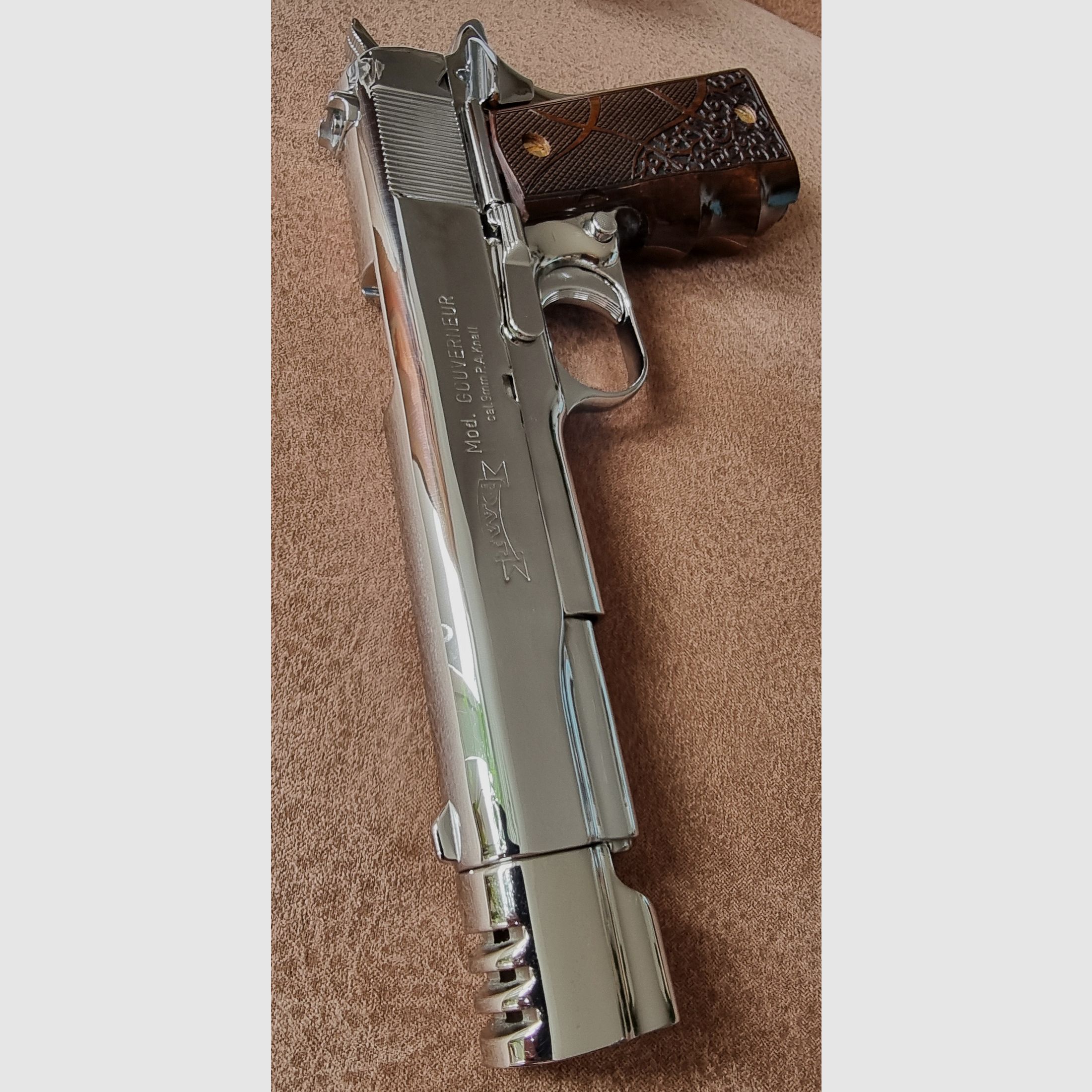 IWG Gouvernement en chrome avec holster