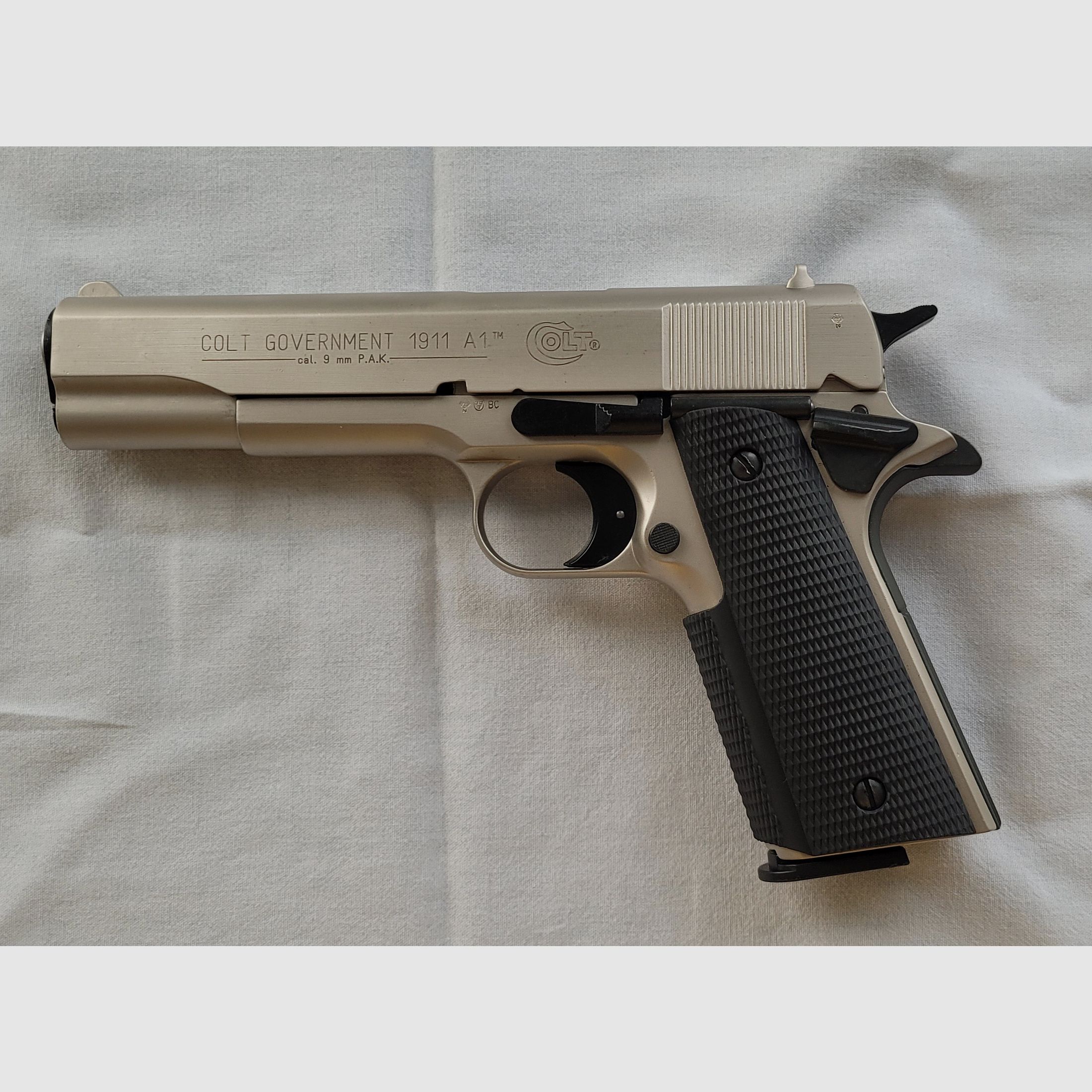 Colt Coverment Gas-Signal Pistole, vernickelt