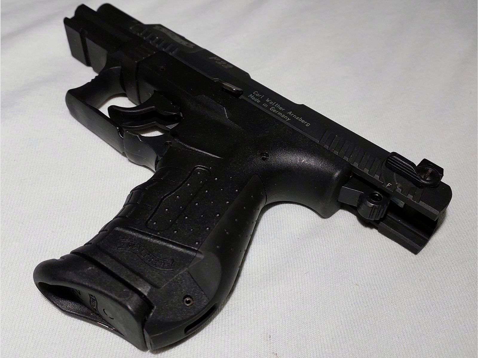 Walther P22 Schreckschuss Pistole 9mm P.A.K. schwarz (PTB 778) neuwertig