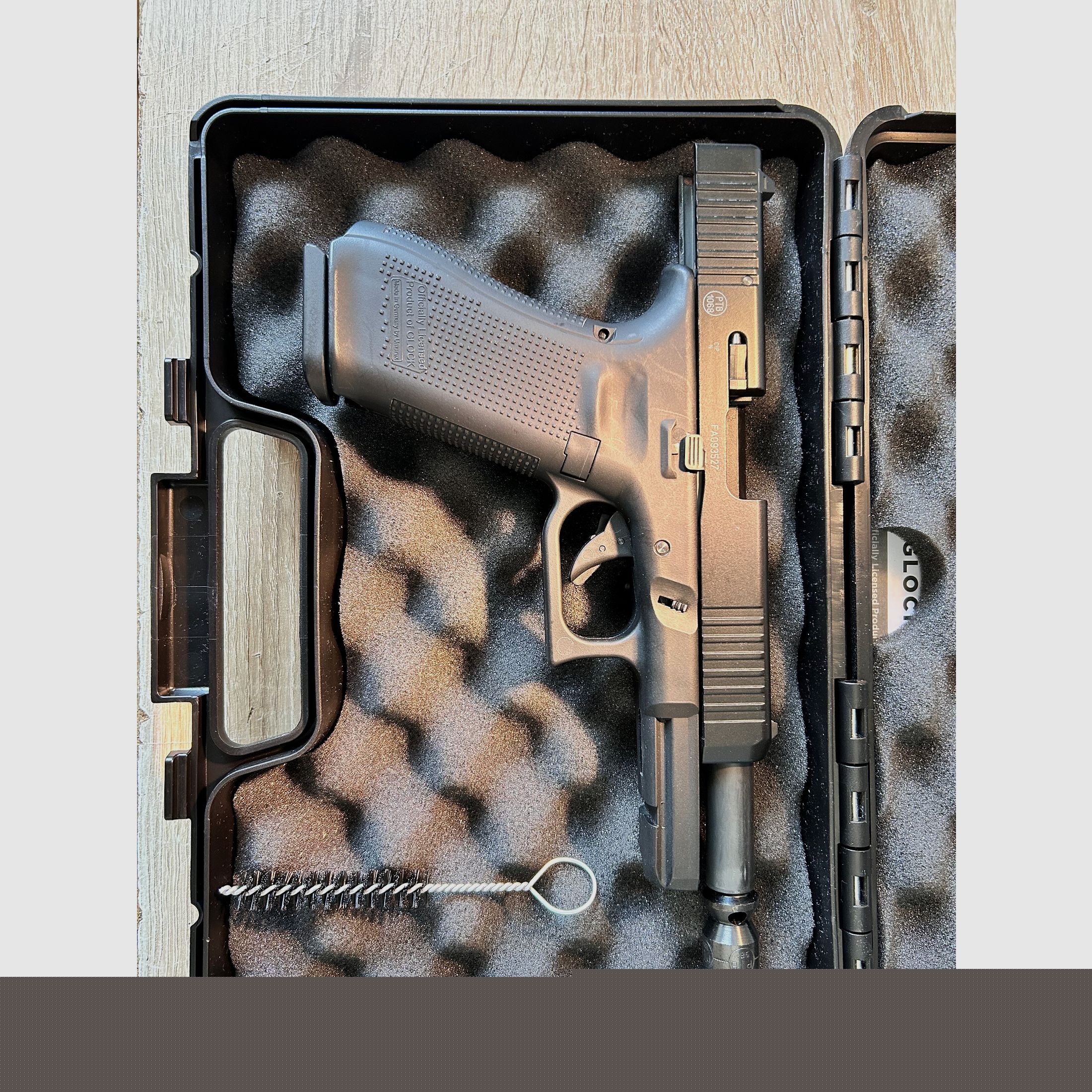 Glock 17 Gen. 5 blank firing pistol Umarex
