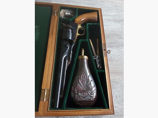 Revolver Colt Navy 1860 Kaliber 44 Schwarzpulver RIGARMI in seiner Box KATEGORIE D2 (freier Verkauf ab 18 Jahren)