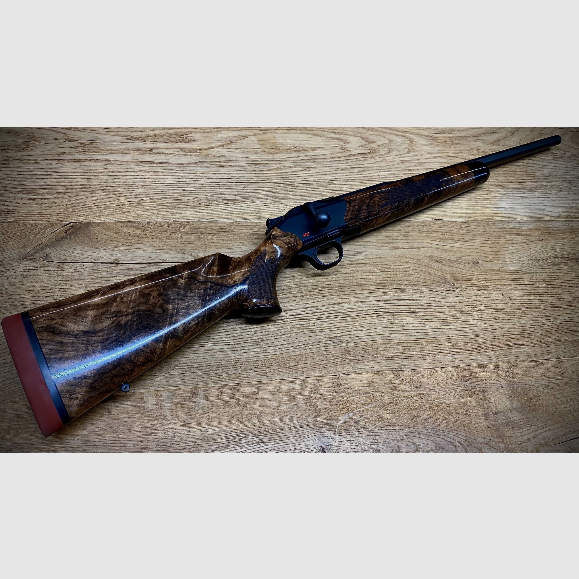 Blaser R8 mit Safari-Schaft / 52cm SW Lauf .308 / Holzklasse 7 / Rote Schaftkappe / Finanzierung möglich!