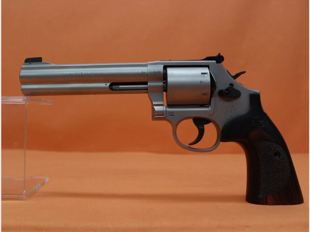 Smith & Wesson/ S&W Revolver .357Magnum Smith&Wesson/ S&W686-6 Internazionale Acciaio inossidabile opaco, 6" canna/ Mirino micrometrico