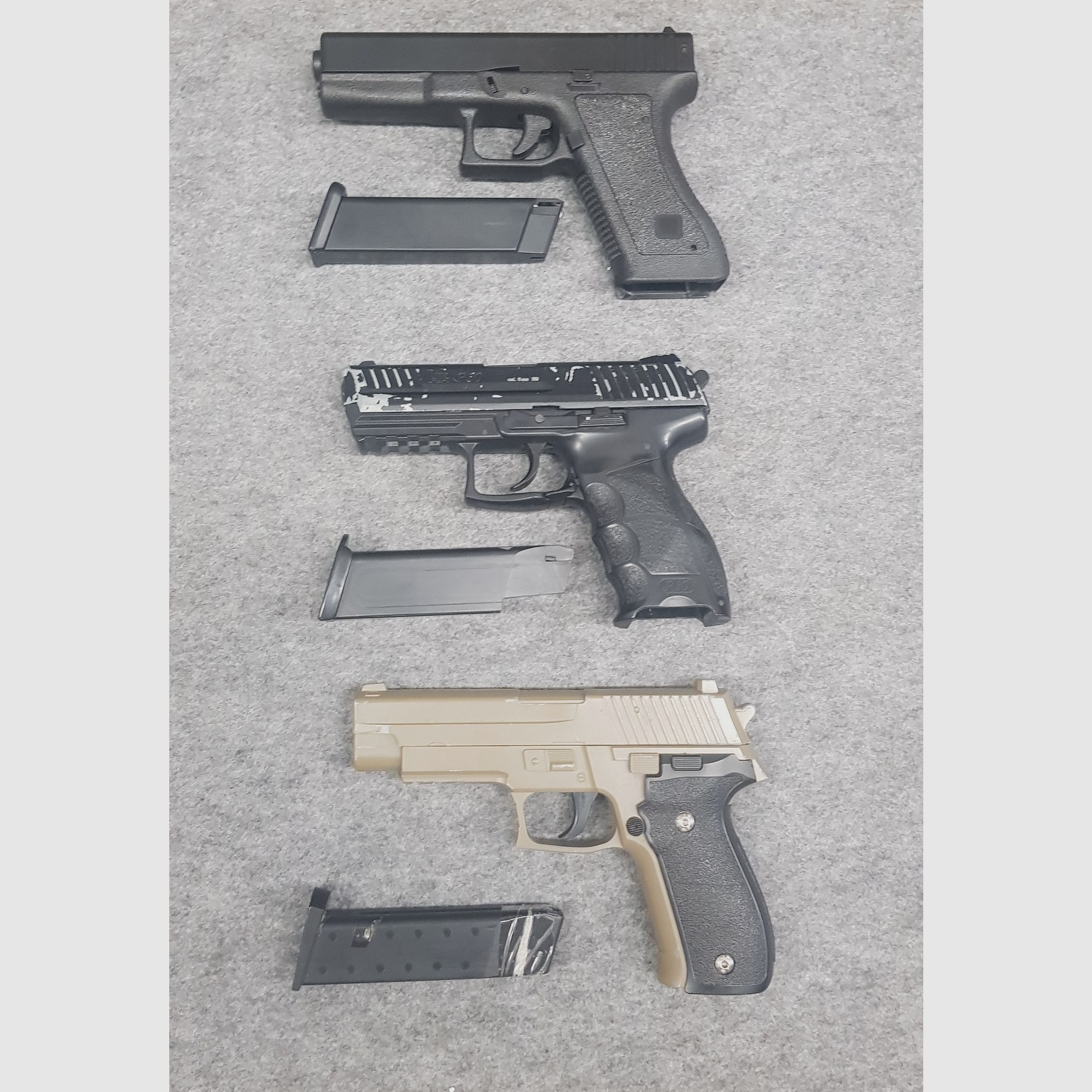 Konvolut Mod.  Glock 17  Beretta FS 92 HK P30 Pistole Kaliber 6 mm BB Federdruck Softair Pistole  6mm BB 