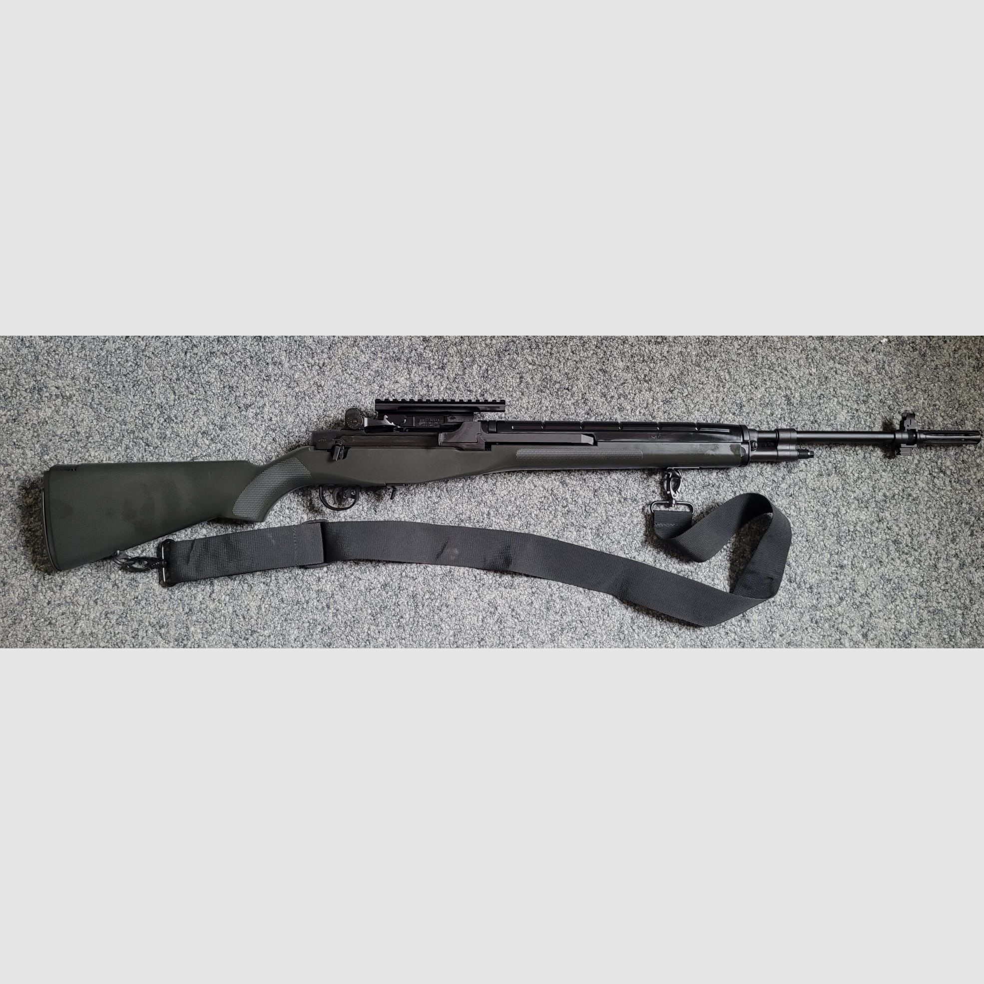 Tokyo Marui M14 – inkl. Toprail, 4 Magazine & Sling