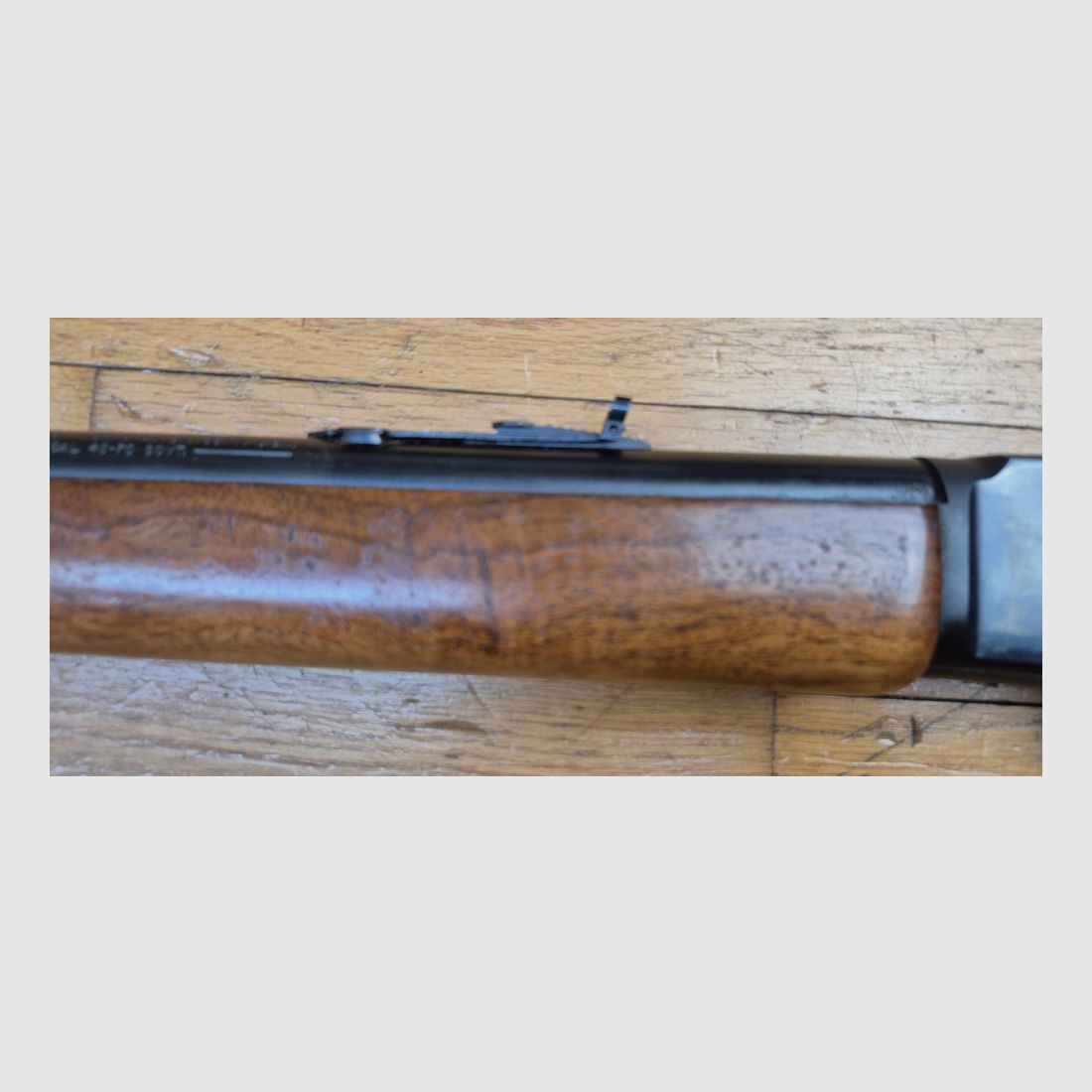 Splendide carabine Marlin à levier sous garde – Modèle 1895 – Cal.45-70 Gvt – 6 Coups – Rare poinçon « JM » – Arme de qualité Marlin d&rsquo;avant faillite ! – Superbe fabrication New Haven de 1974 – Excellent état – TBE+++, image 39 sur 46