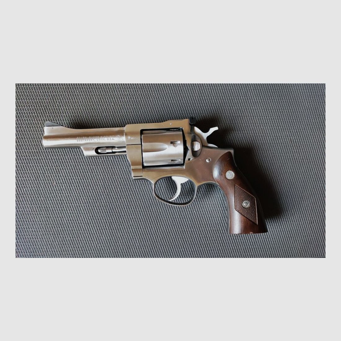 RUGER SECURITY - SIX