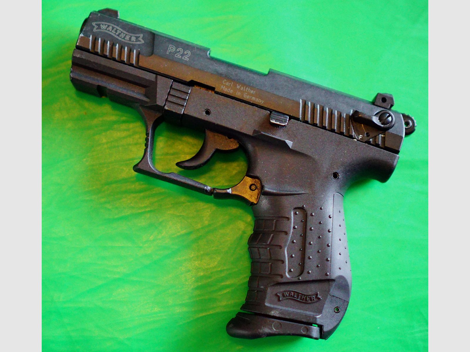 Walther P22 Schreckschuss Pistole 9mm P.A.K. (PTB 778) schwarz mit Lederholster
