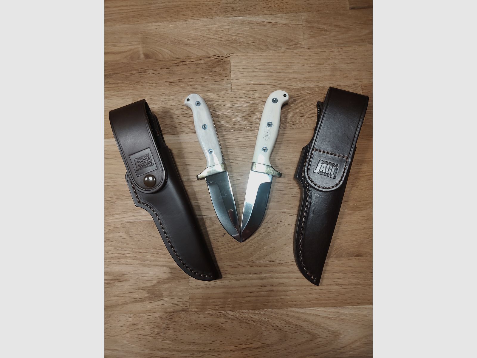 Hunting knife lot (like new), 20 knives + 2 free!