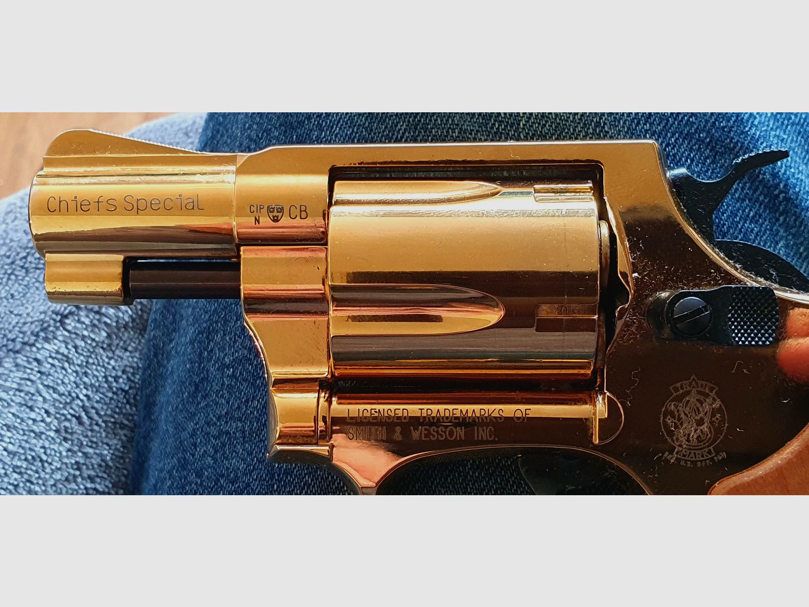 S&W  PTB Gas-Revolver   "Chiefs Special"   GOLD, Holzgriff + Holster