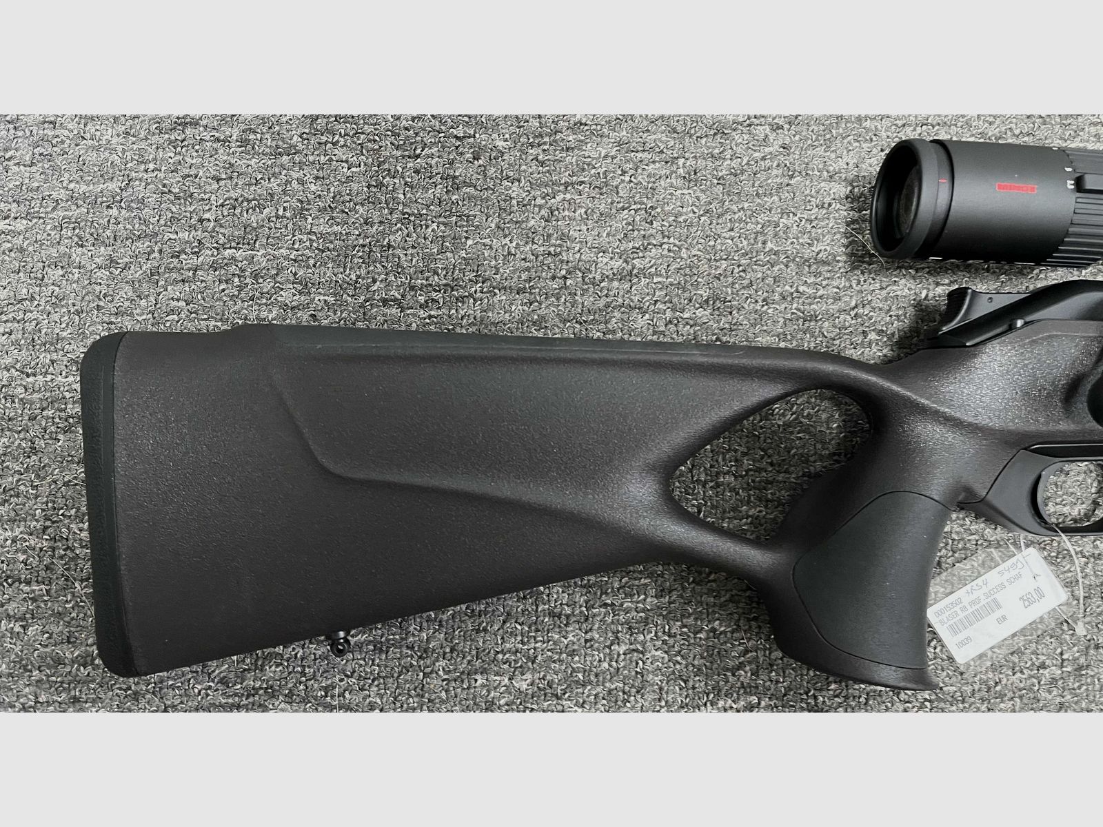 Blaser R8 Professional Success + Minox RS4 2.5-10x50 + Blaser saddle mount