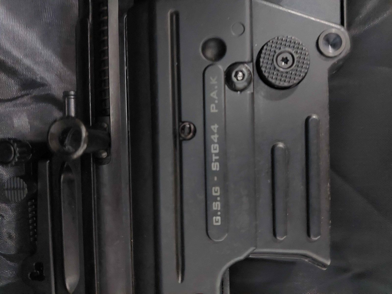 GSG STG-44 9mm P.A.K. mit Magazinhilfe und Gewehrtasche GSG STG-44 9mm P.A.K. mit Magazinhilfe und Gewehrtasche