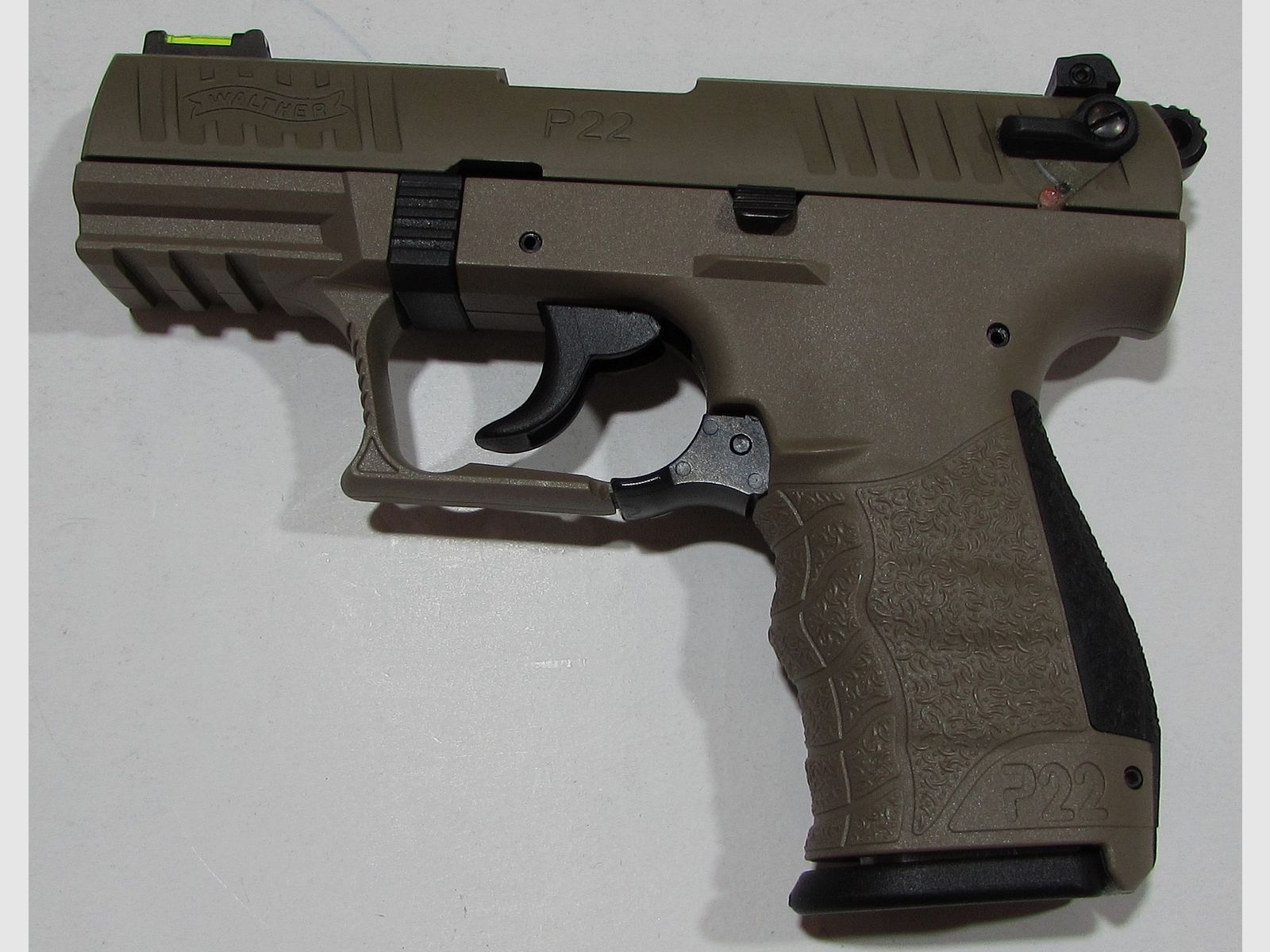 Pistole Selbstladepistole Walther P22 Kal. 22lr FDE in sehr gutem Zustand, Bild 2 von 3