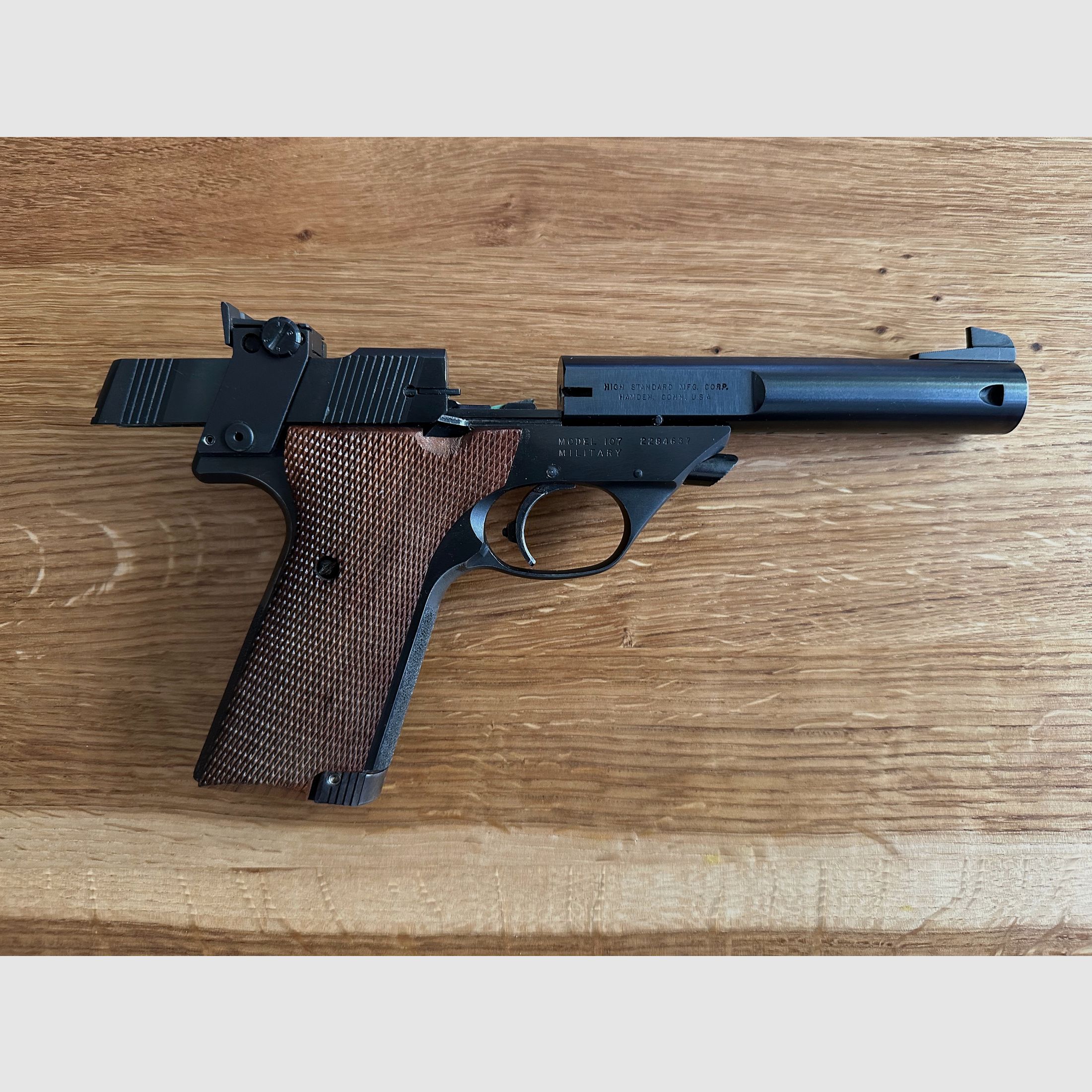 High Standard Supermatic Citation Modell 107 Military .22 l.r. im sammelwürdigen Zustand