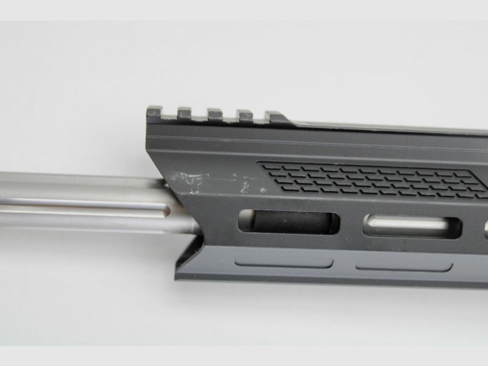 SL. Geweer Diamondback DB10 Kal. 6,5 Creedmoor met draad 6,5mm Creedmoor