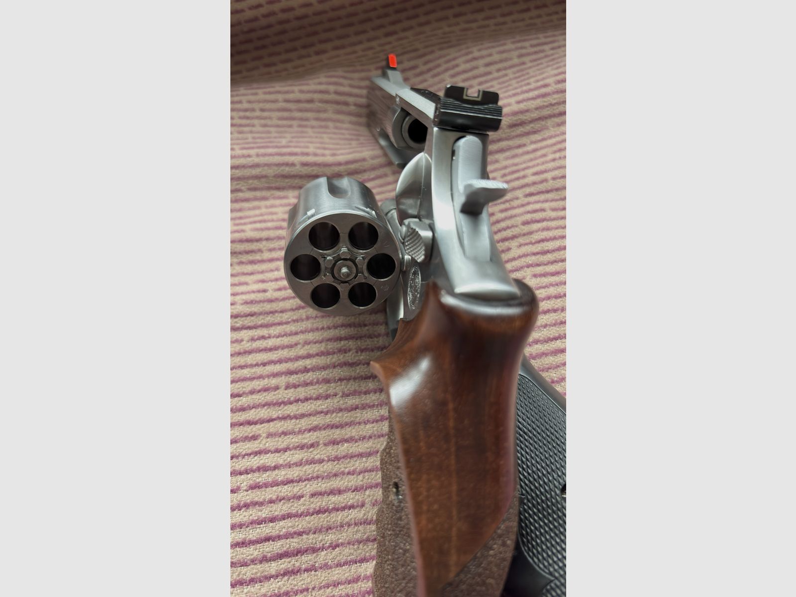 Revolver Smith & Wesson Mod. 686-3, calibro .357 Magnum/.38 Special dal Smith & Wesson Performance Center con compensatore e munizioni!!, immagine 4 di 10