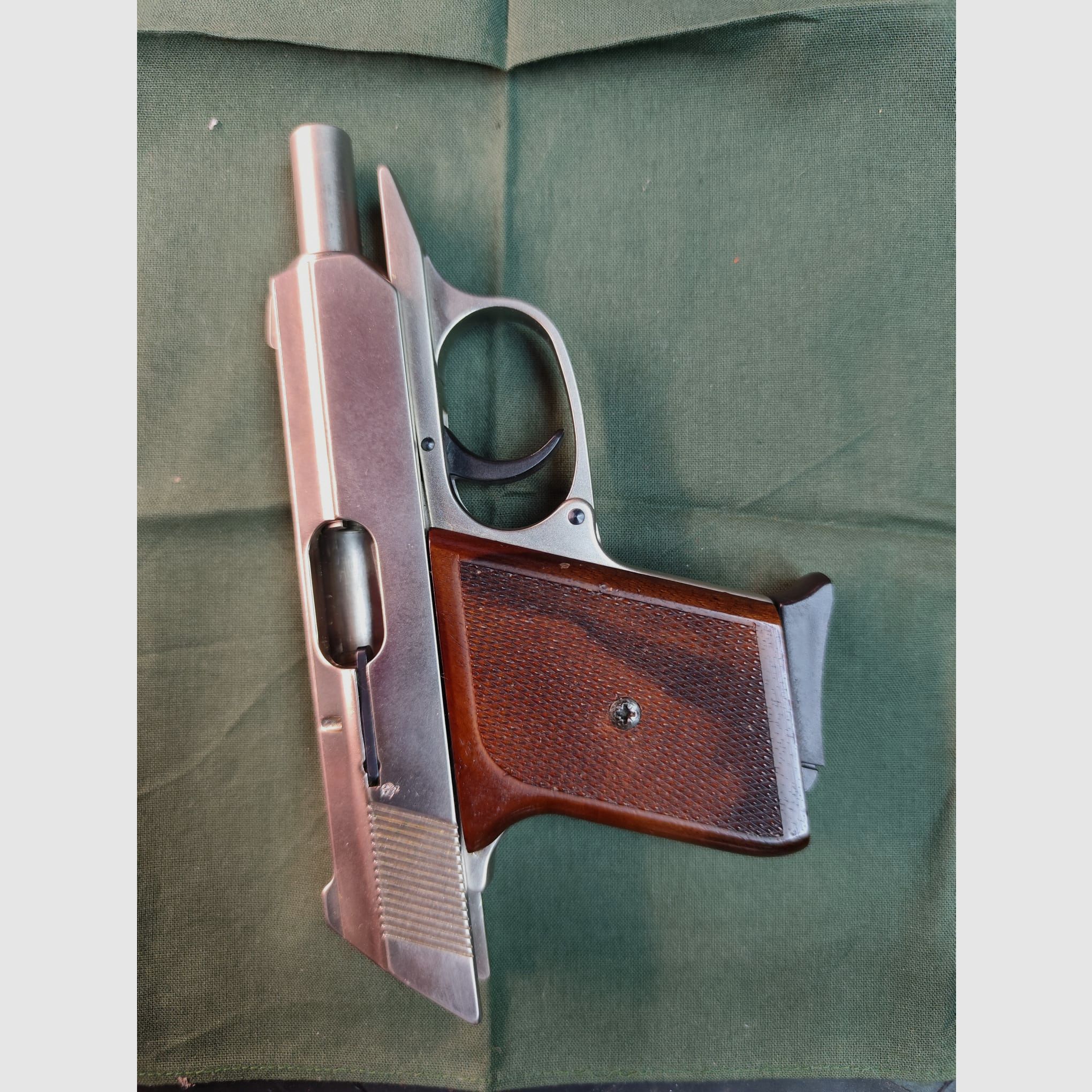 Röhm RG 9 8mm Nickel Holzgriffe P.A.K. 413 Sammlerwaffe