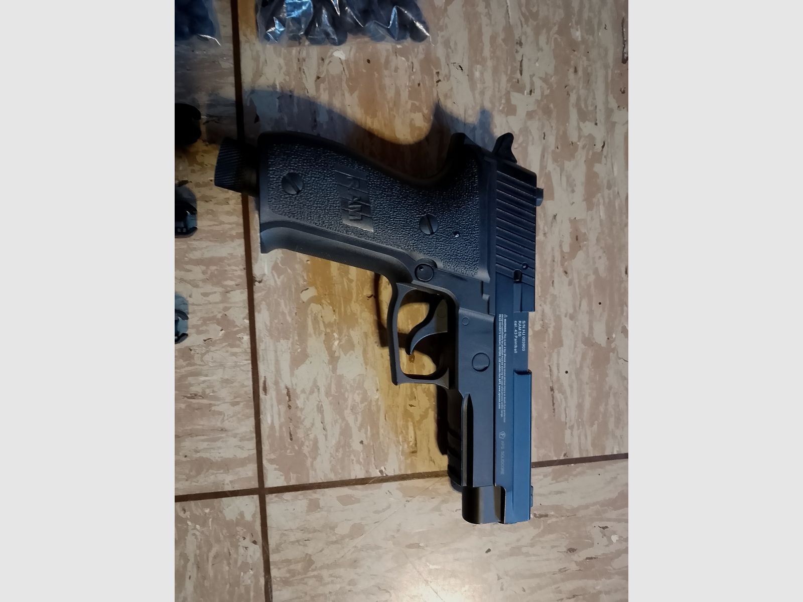Pistola RAM Marcador X50 Calibre 0.43 de APS original nueva con 4 cargadores Rubberballs F en el pentágono