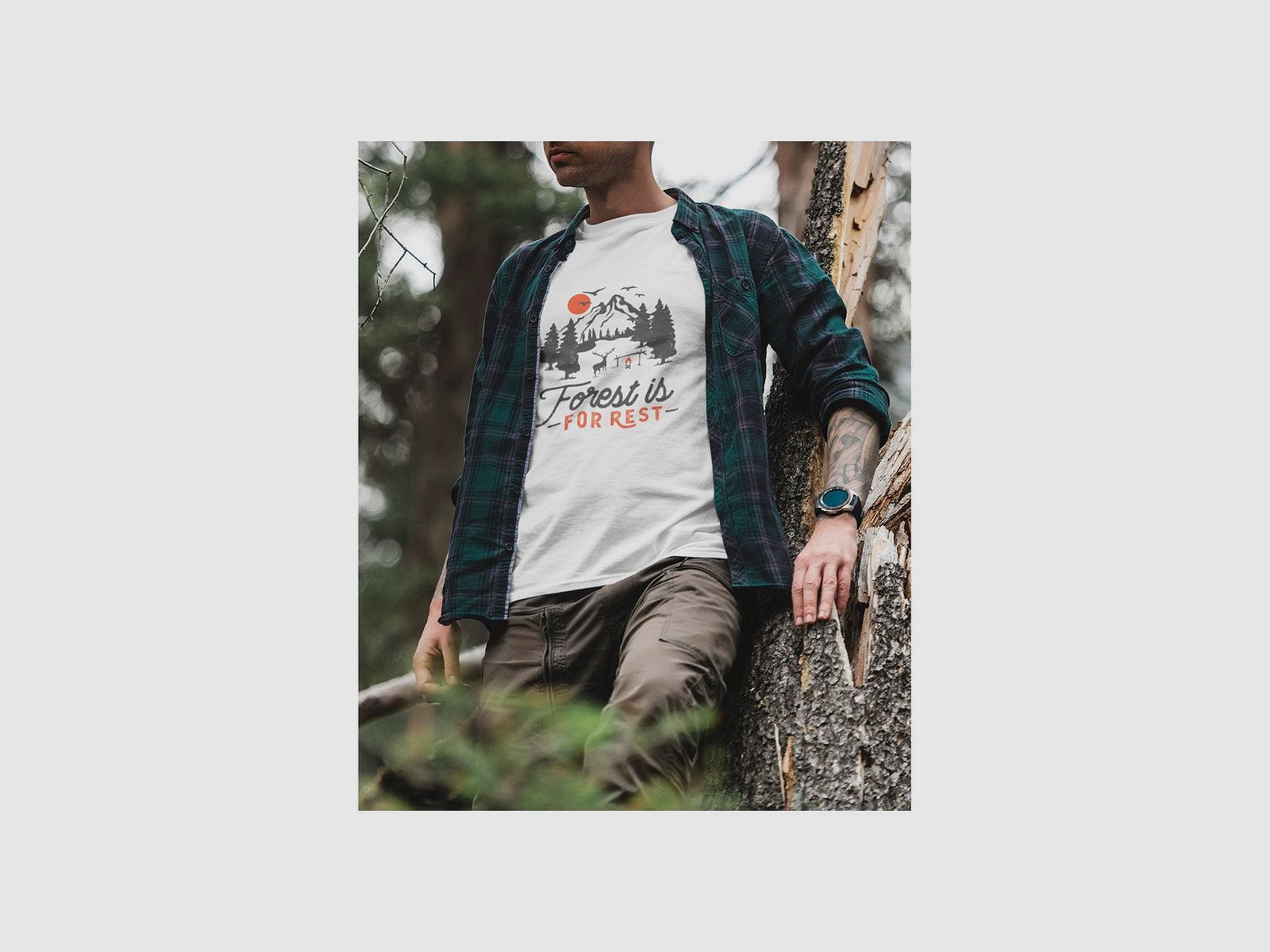 Trischitti T-Shirt weiß "Forest Is For Rest": Tauche ein in den Frieden der Natur, Bild 2 von 4
