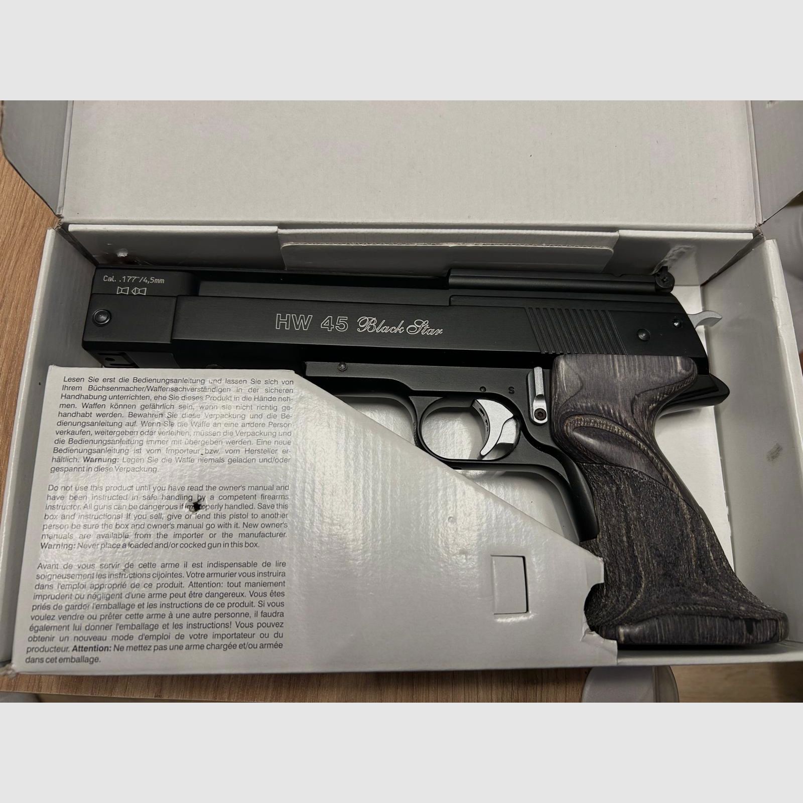 Weihrauch HW 45 Black Star, 4,5 mm, marca F, en muy buen estado
