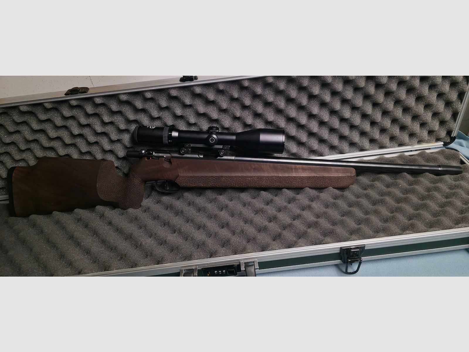 KRICO Modell 400 Kaliber .22 Hornet mit Schmidt&Bender 3-12x50