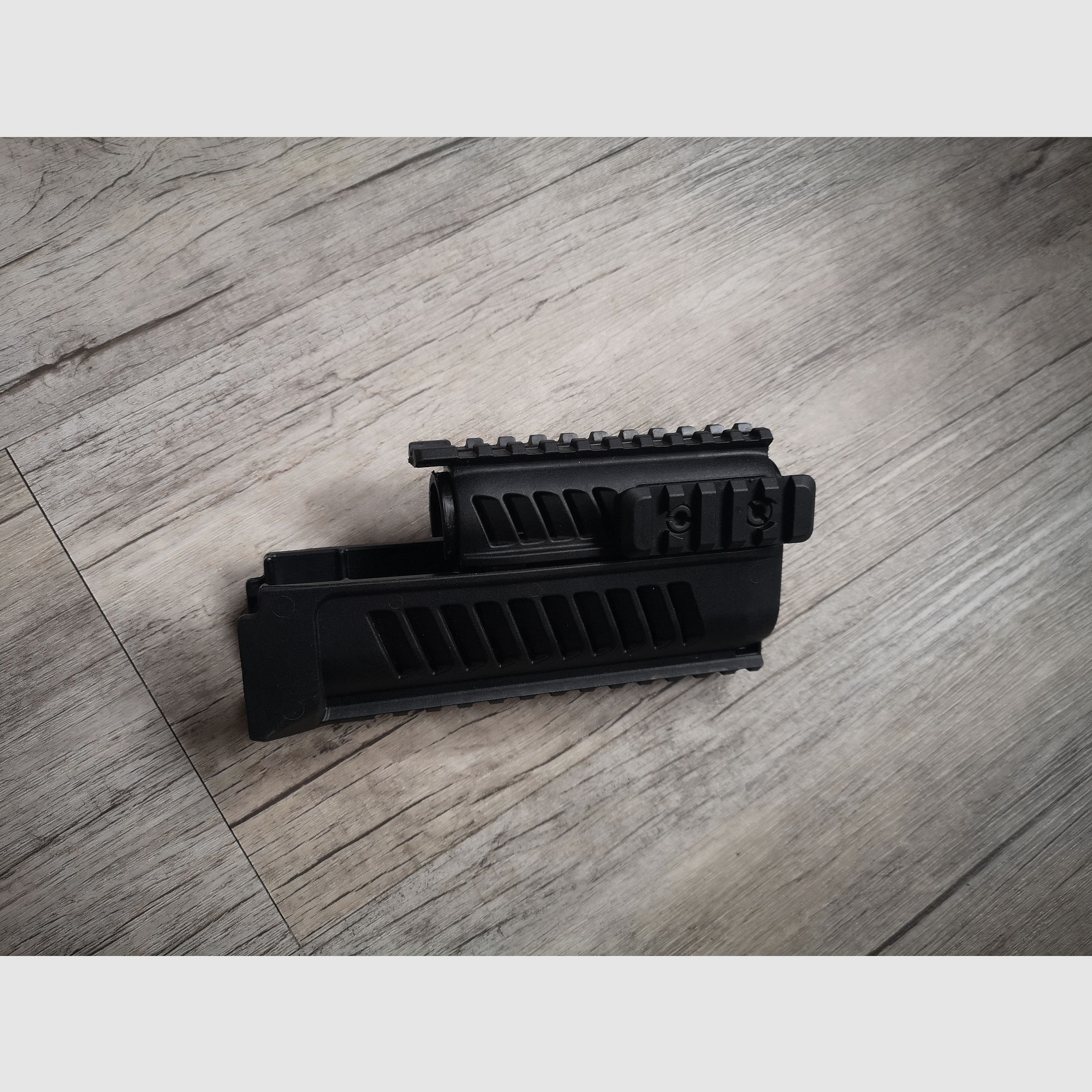 FAB-Defense Polymehr Handschutz mit Piccatinyschine AK-47 / AKS 74 Polymer mit Quad Rail