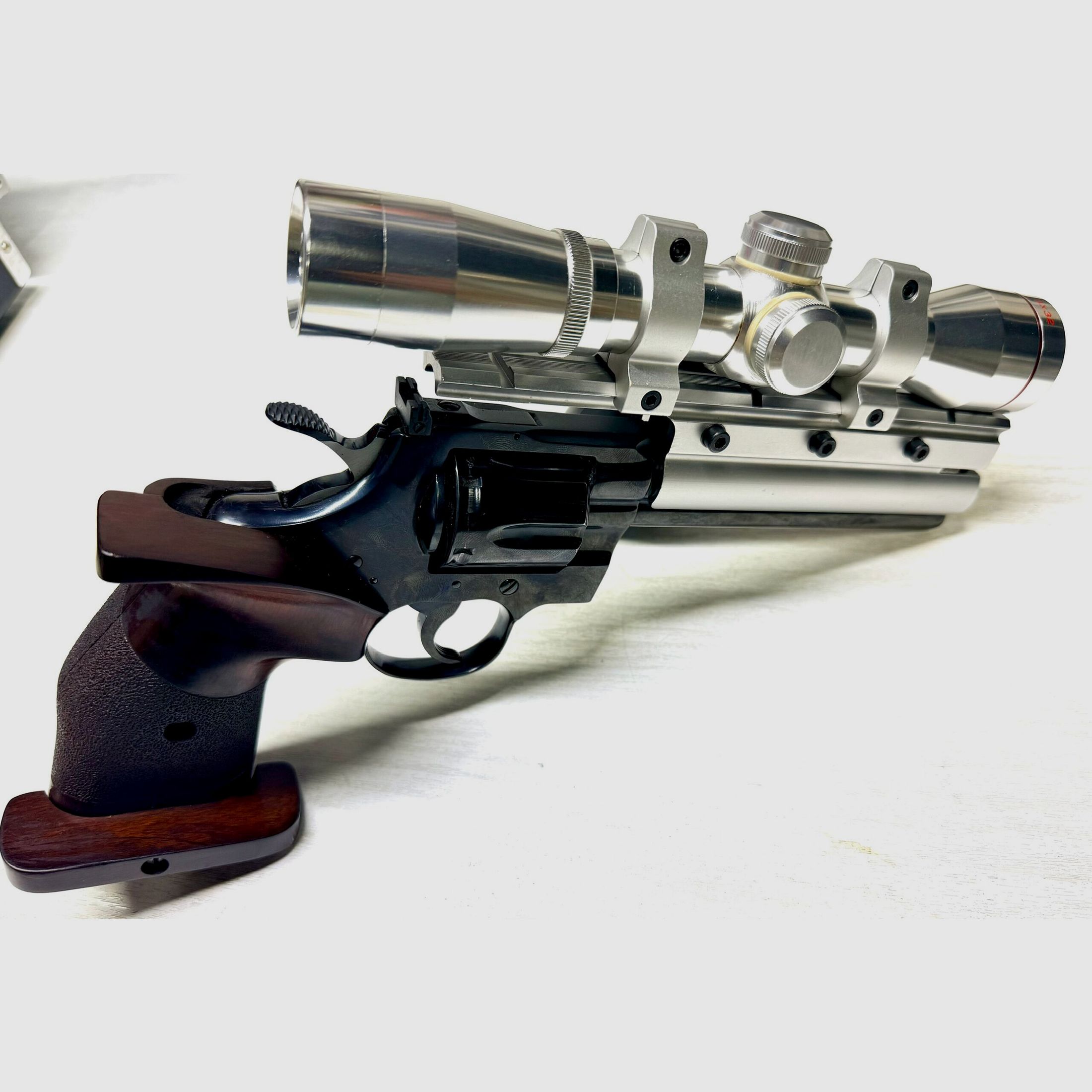 REVOLVER COLT PYTHON, immagine 2 di 3