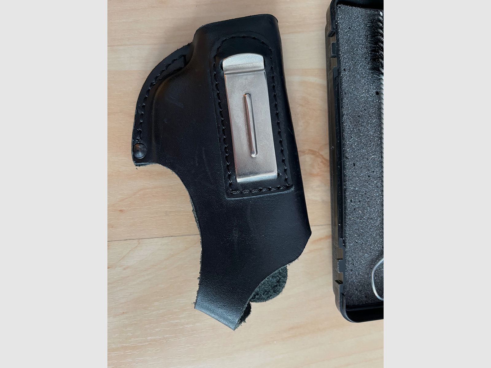 Zoraki 906 pistola 9mm P.A.K nero-cromo + fondina in pelle IWB, immagine 5 di 7