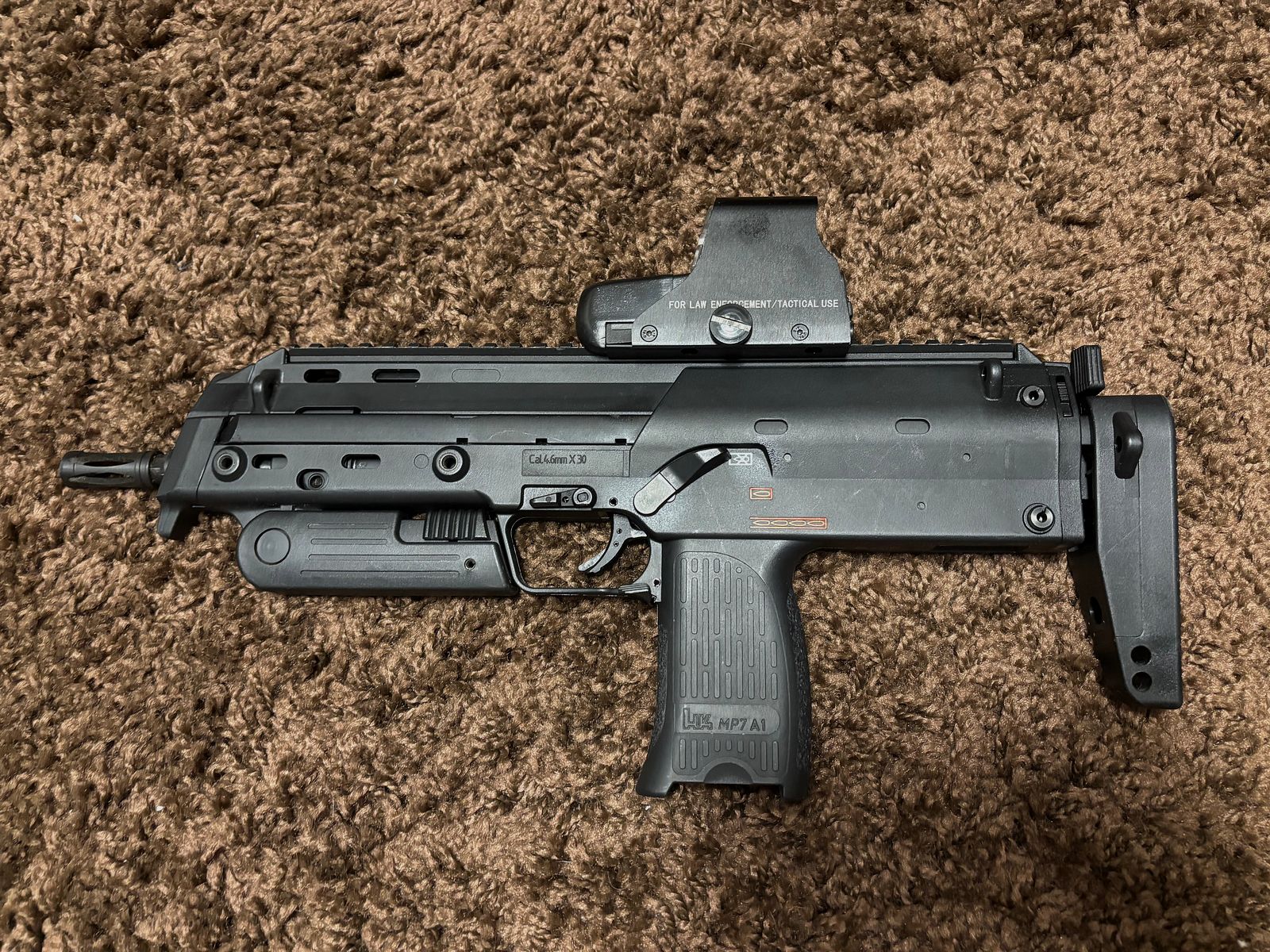 Umarex Heckler & Koch MP7 A1 GBB Airsoft incl. Red Dot & 3 Magazines – Topstaat, afbeelding 3 van 5