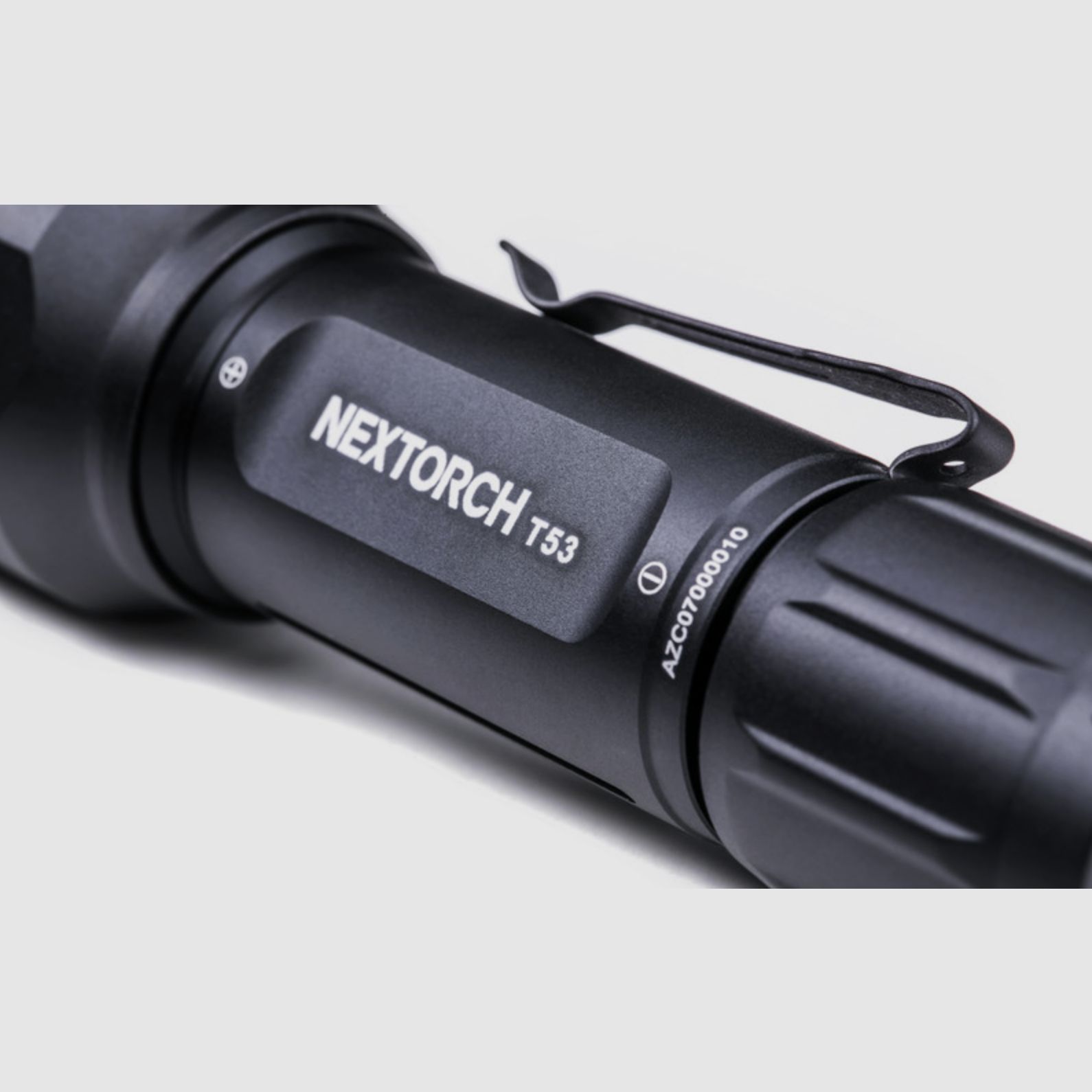 Nextorch T53 Zestaw Tri Color LED Latarka myśliwska biała zielona czerwona w zestawie z akumulatorem, zdalnym sterowaniem kablowym