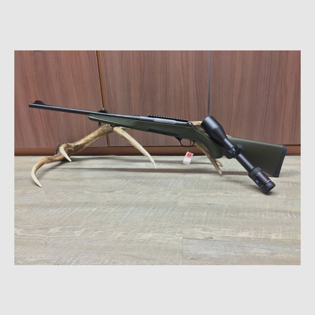 Haenel Varmint Jaeger 10, con Zeiss Conquest V6 2,5-15x56