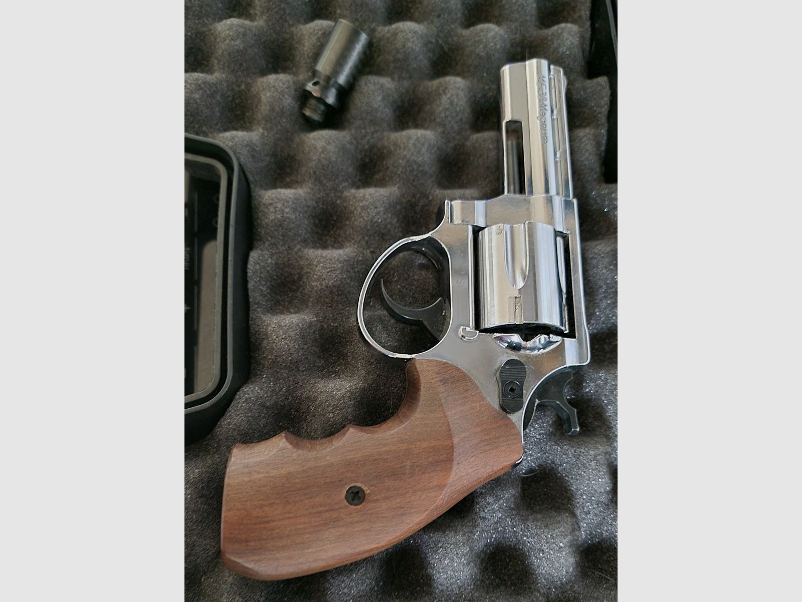 ME 38 Magnum Cromo / vecchia PTB 632