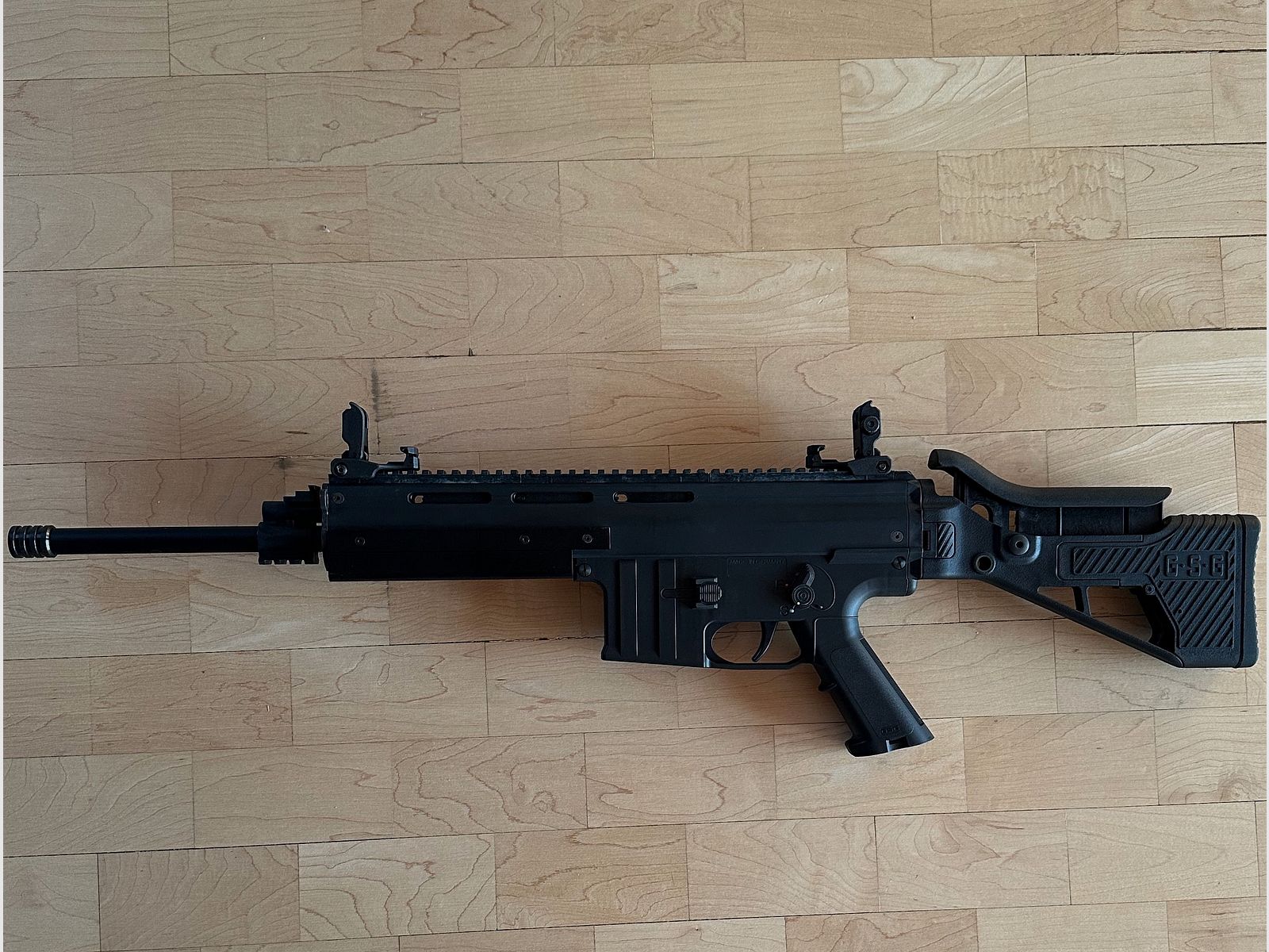 GSG 15  SL-Büchse 22lr.  (42cm Lauf/ Klappschaft)