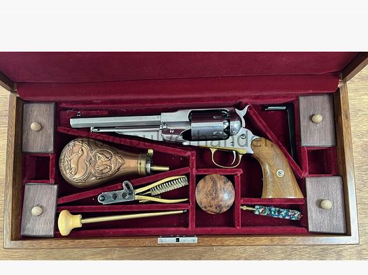 Reminngton Navy 6" mit Zubehör in handgefertigter Holzschatulle .36(BlackPowder)