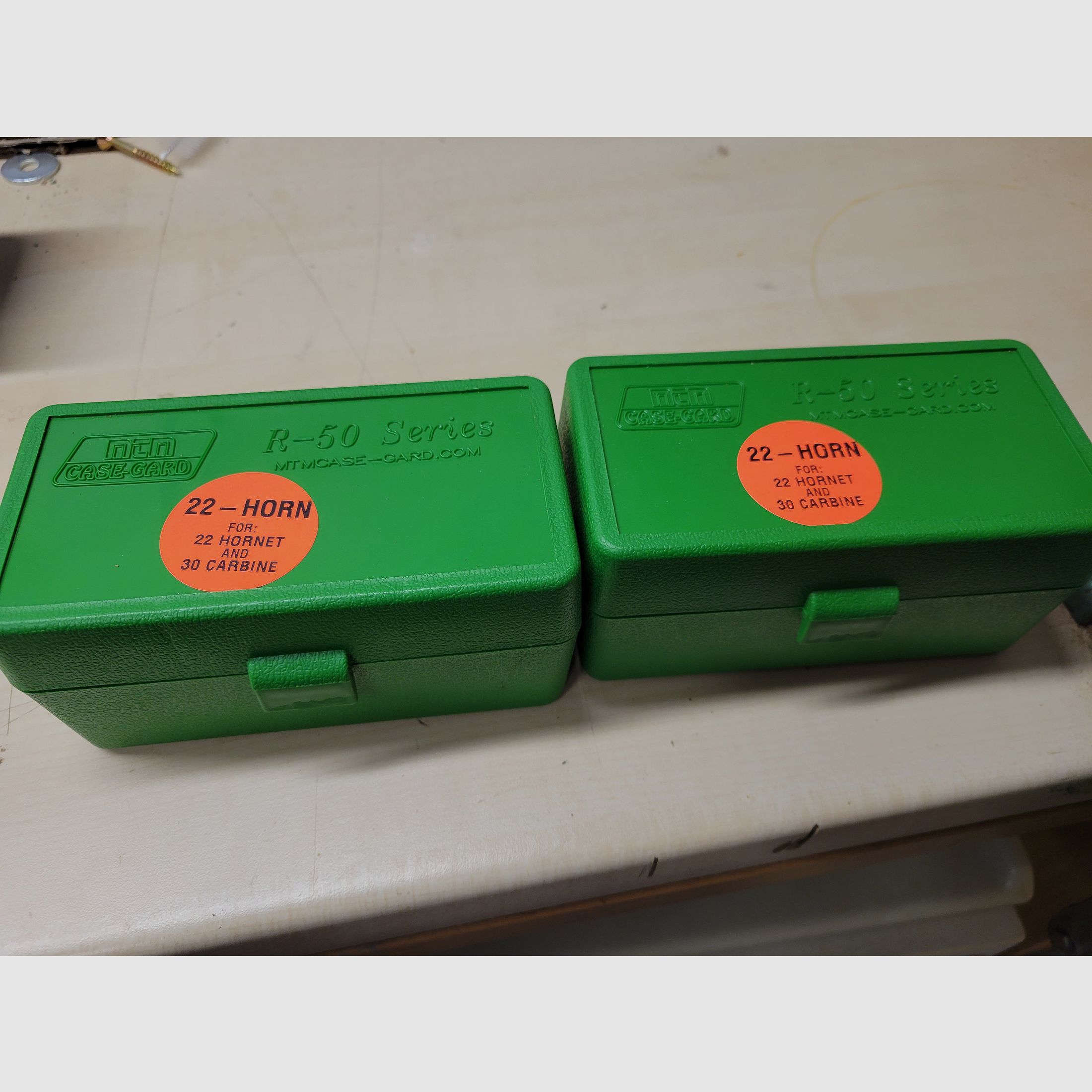 100 Hülsen, RWS, fabrikneu, mit Zündhütchen, zwei Boxen und 100 Geschosse RWS
