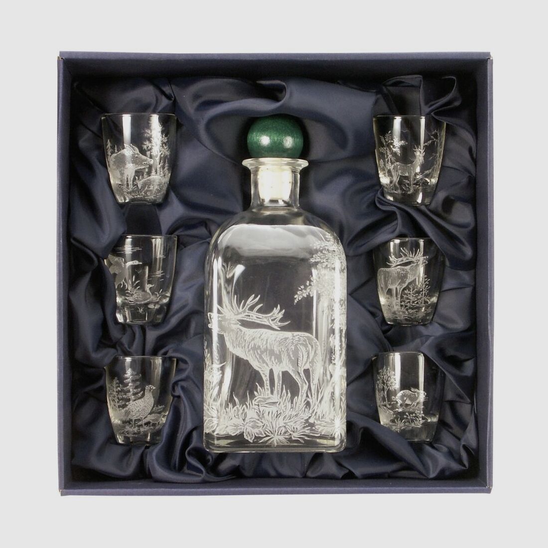 Schnapps service with hunting motifs