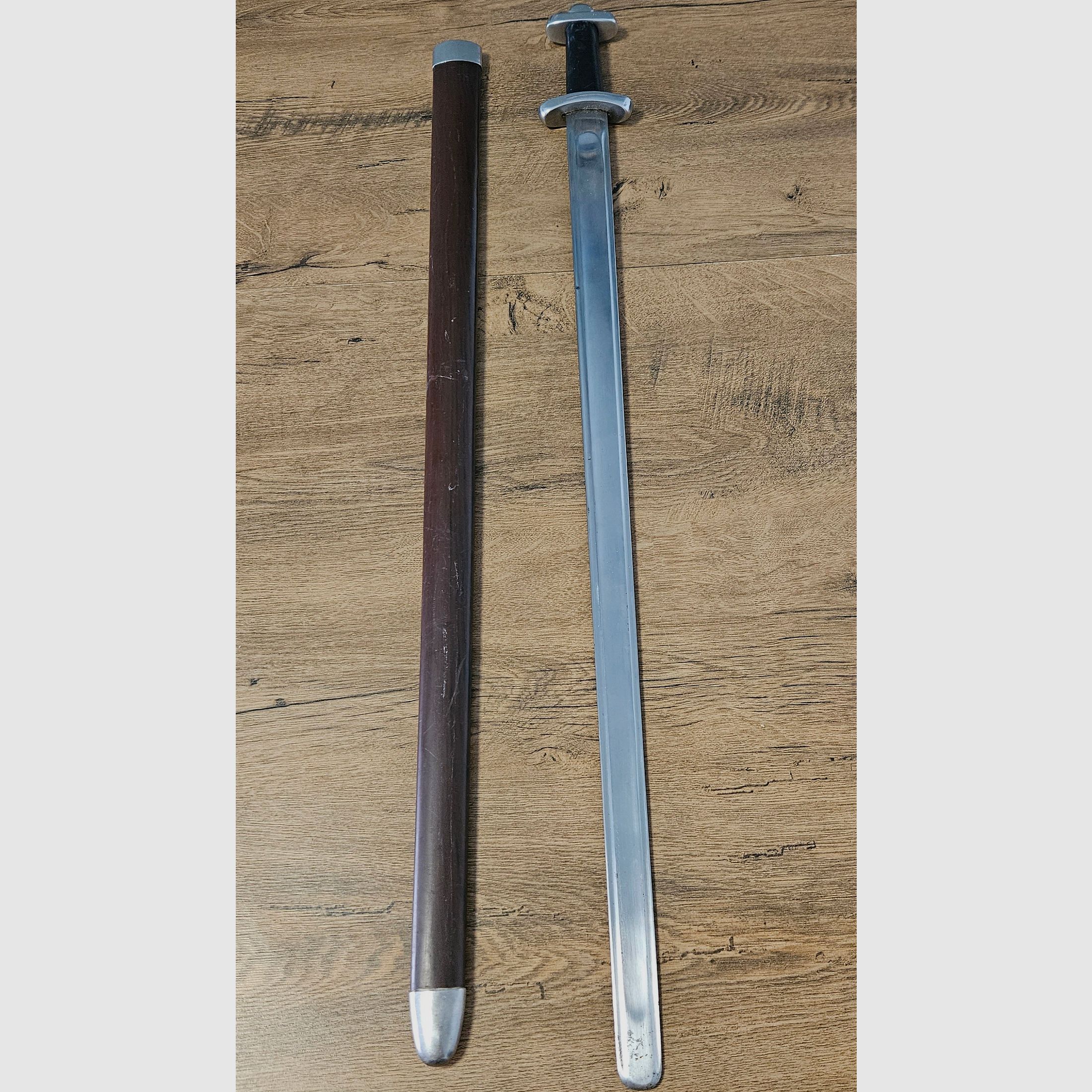 Épée médiévale (adaptée au combat de spectacle) incl. fourreau