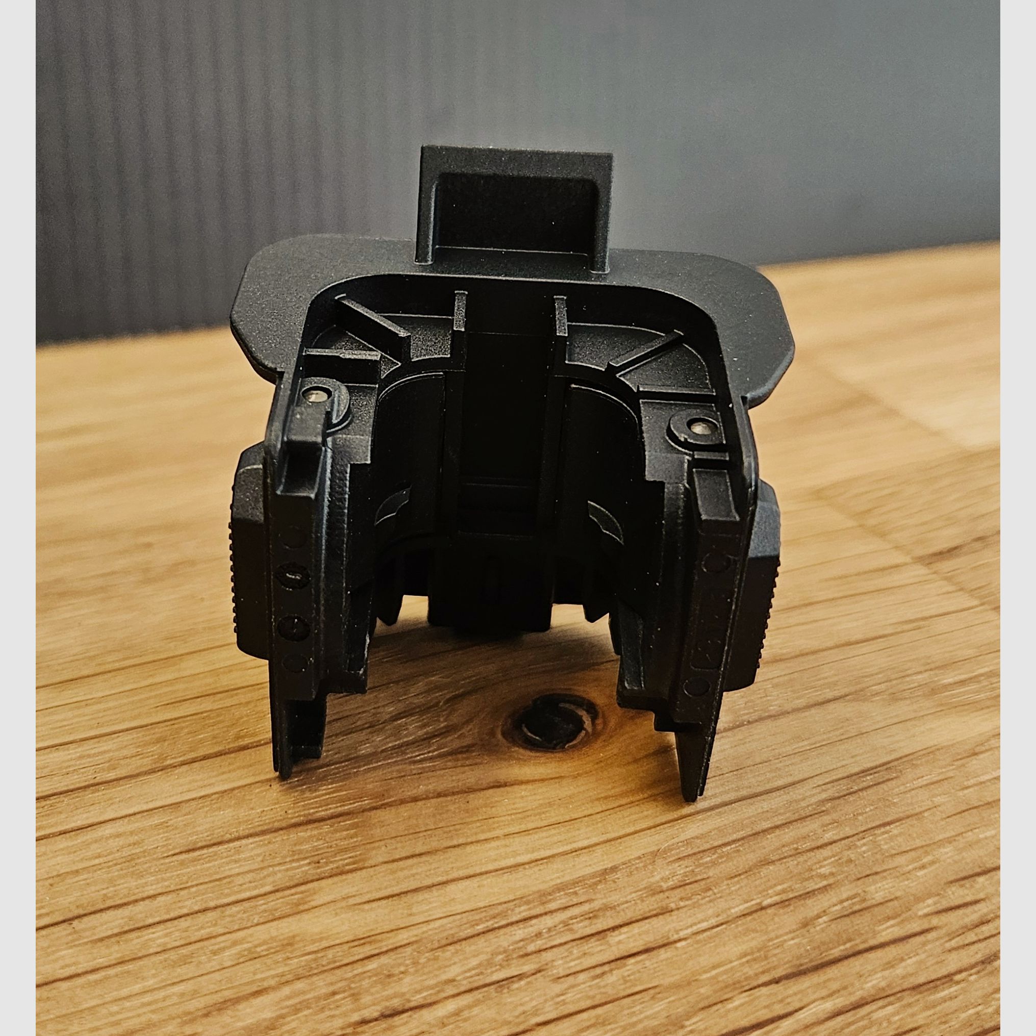 Nine Reloaded – Adapter Charlie, Bild 2 von 3