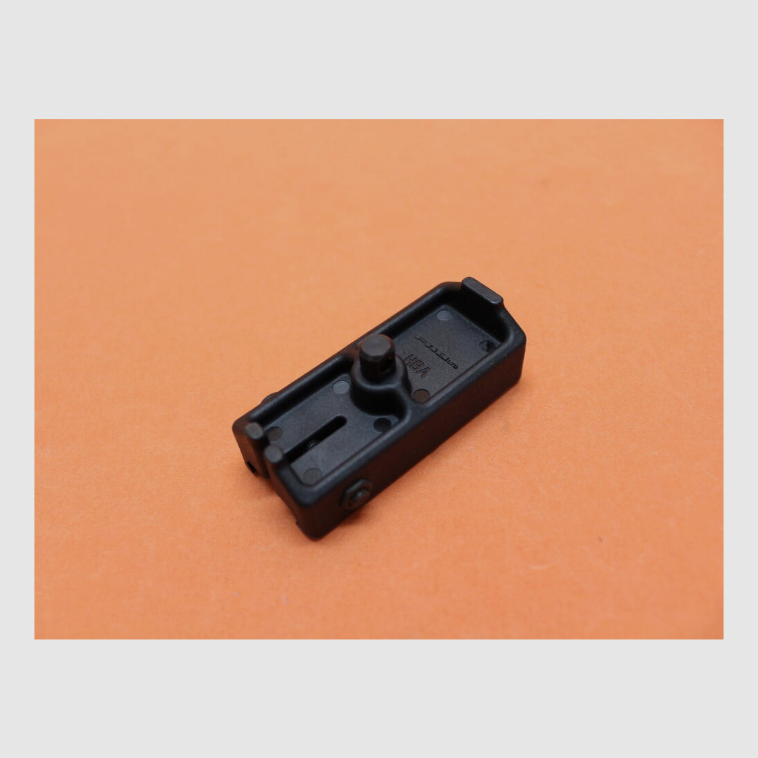 FAB Defense FAB Defense HBA-3 QD adaptateur de bipied pour type Harris en polymère noir avec œillet de sangle (pour profil Picatinny)