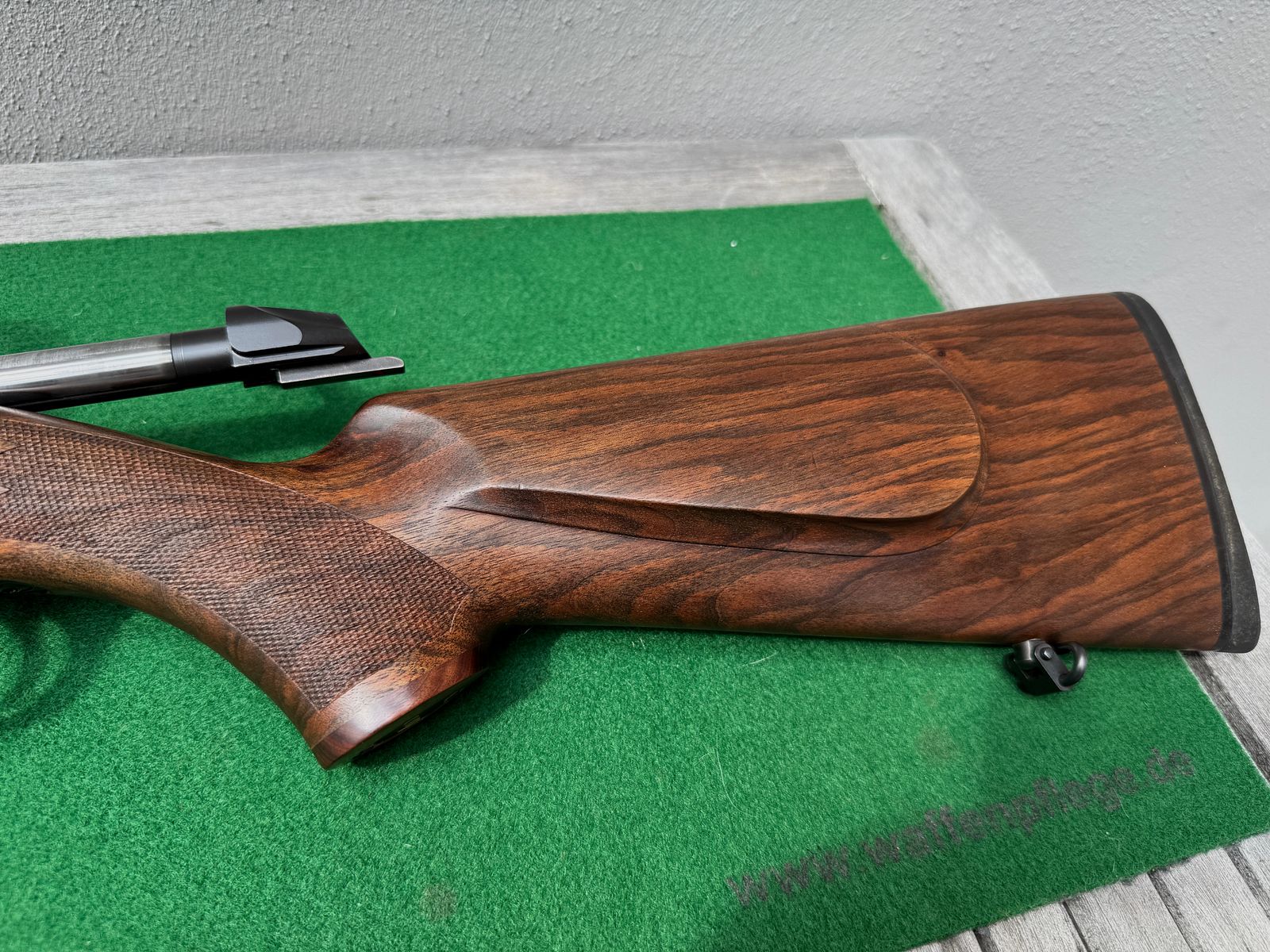 Sako 85 Grizzly 308 Win acanalado hermosa culata de madera